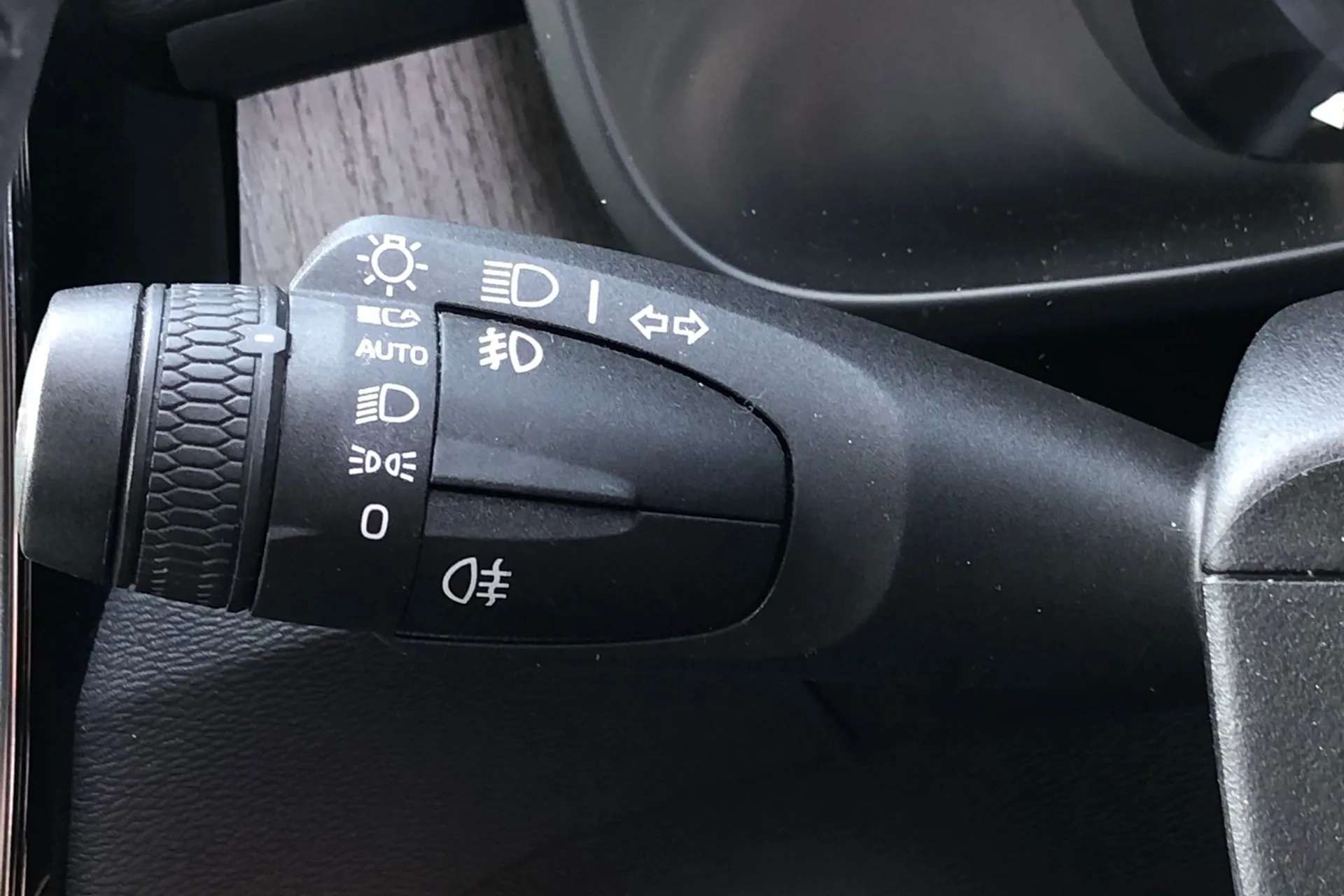 2020 VOLVO XC40 2020 VOLVO XC40