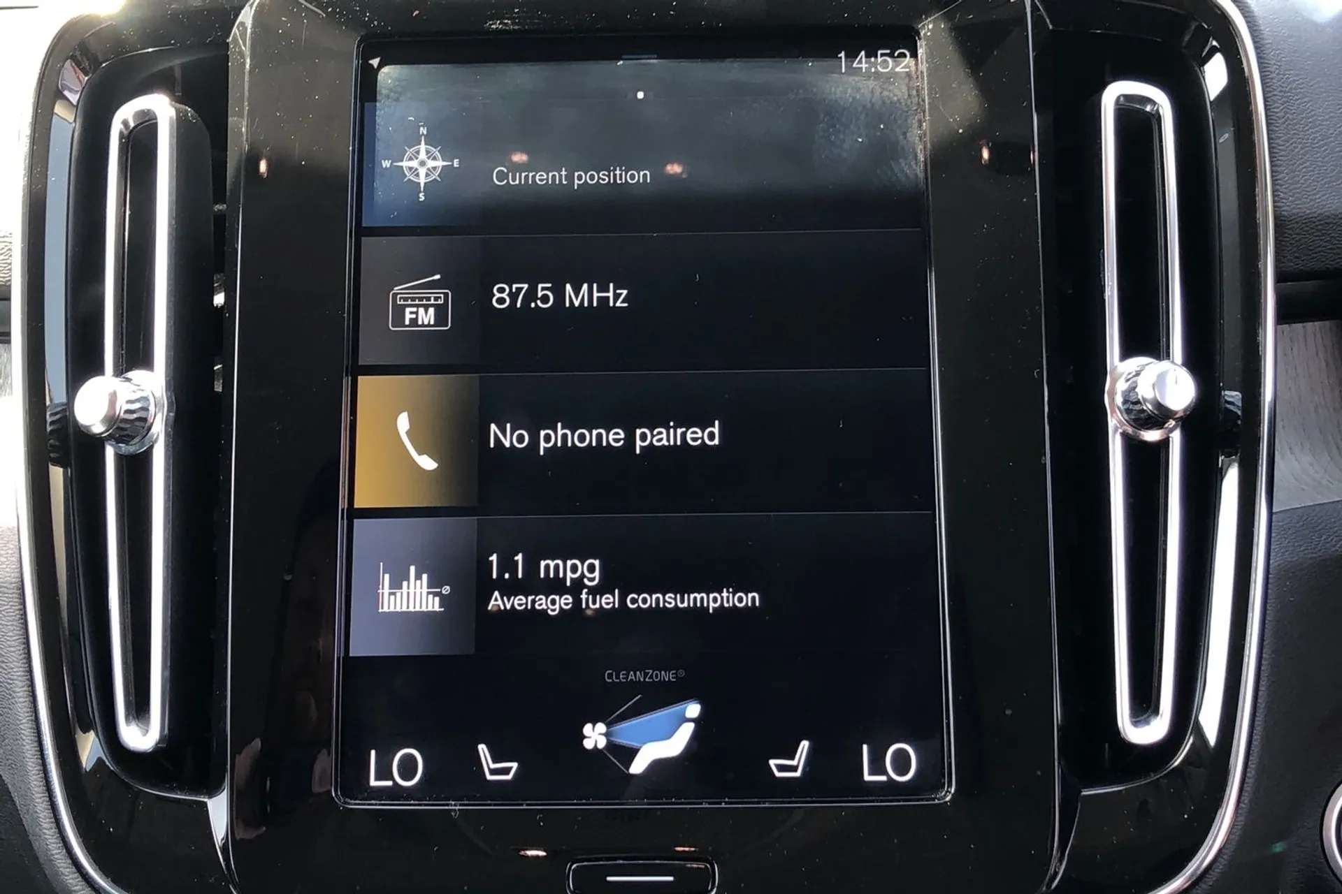 2020 VOLVO XC40 2020 VOLVO XC40