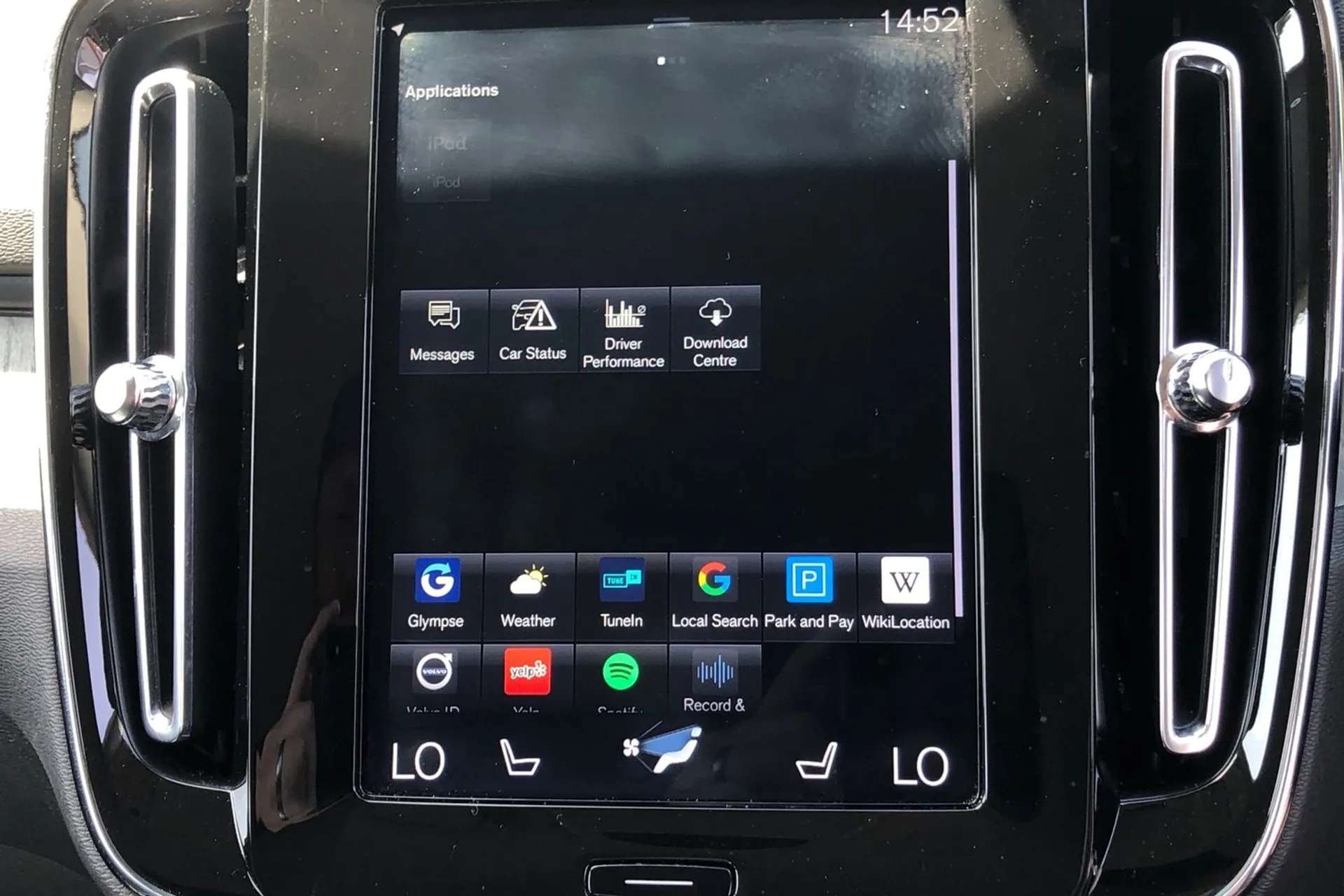 2020 VOLVO XC40 2020 VOLVO XC40