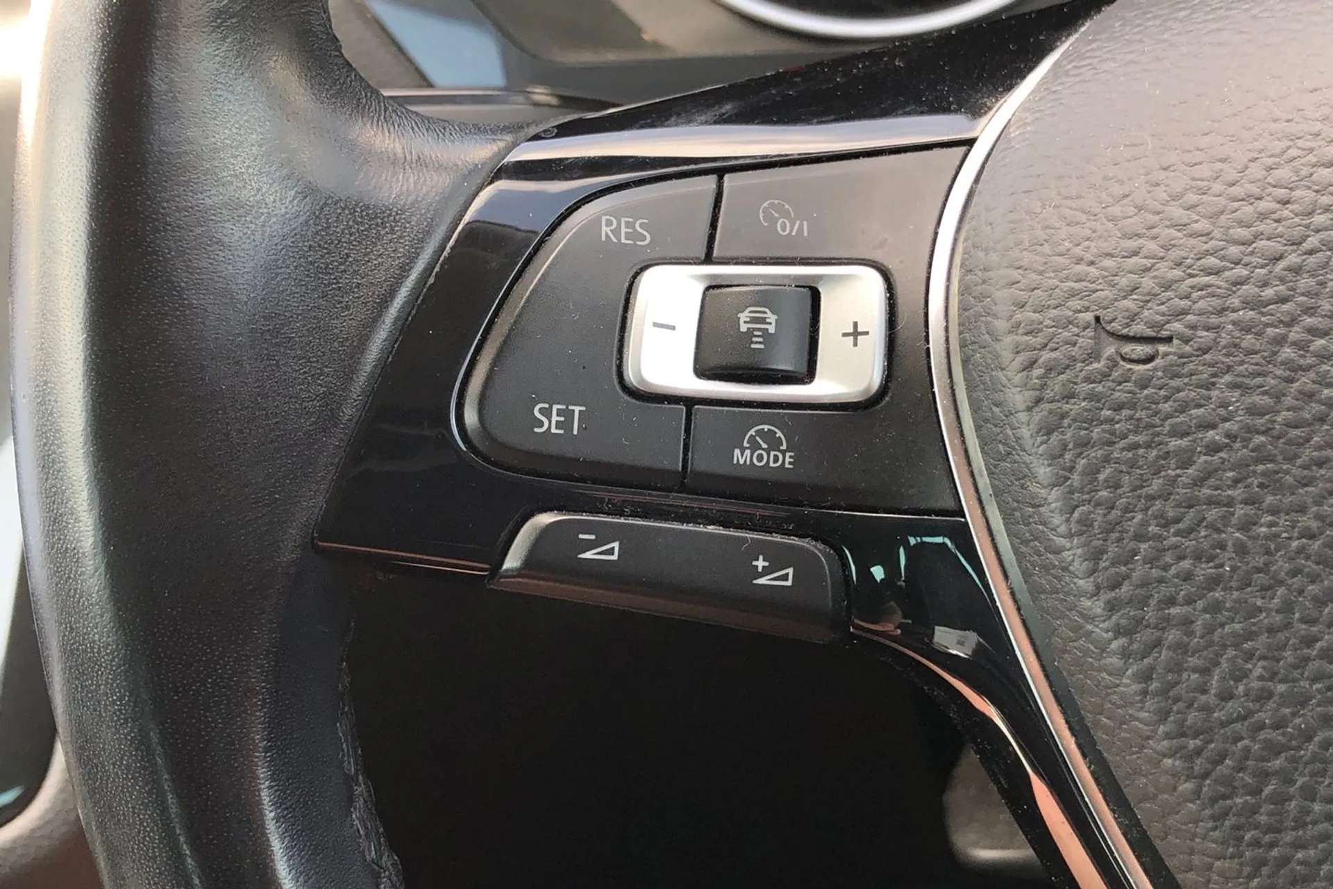 2018 VOLKSWAGEN TIGUAN 2018 VOLKSWAGEN TIGUAN