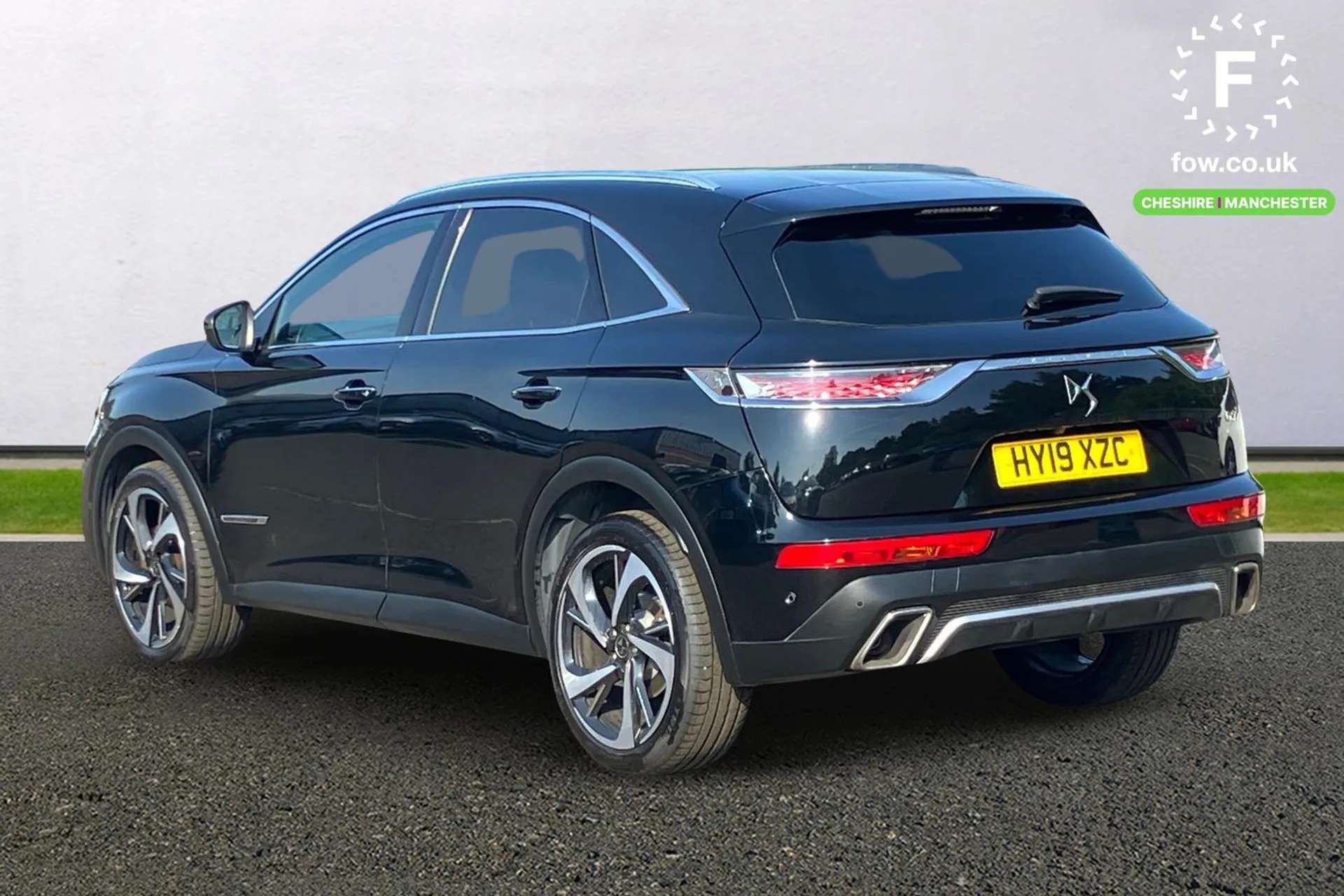 A 2019 DS DS7 CROSSBACK 1.6 PureTech Ultra Prestige 5dr EAT8 [Front & Rear parking sensors, Wireless charging for smartphone, 12.3" digital instrument cluster display, Massag A 2019 DS DS7 CROSSBACK 1.6 PureTech Ultra Prestige 5dr EAT8 [Front & Rear parking sensors, Wireless charging for smartphone, 12.3" digital instrument cluster display, Massag