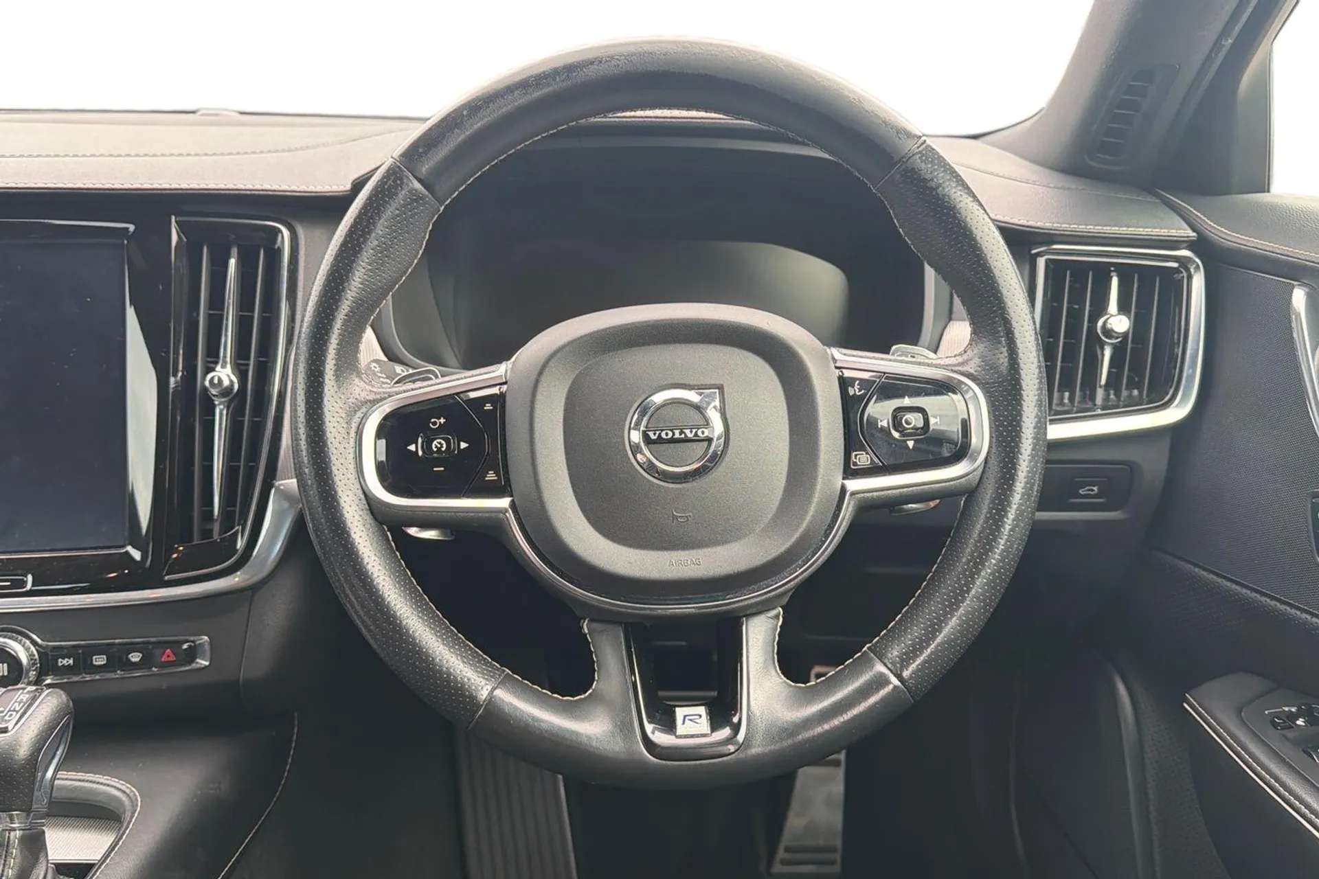 2019 VOLVO S90 2019 VOLVO S90