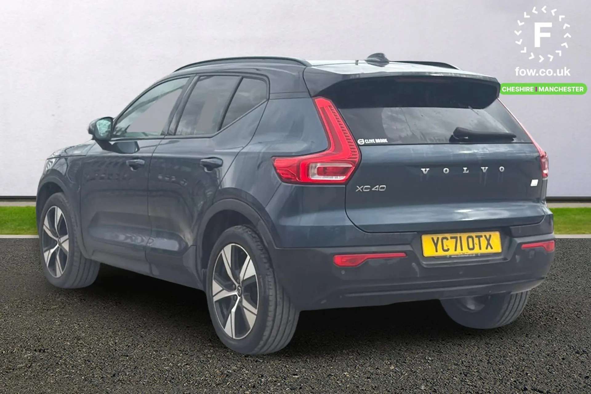 A 2021 VOLVO XC40 1.5 T4 Recharge PHEV R DESIGN 5dr Auto [ Versatility Pack, Wireless-Inductive Mobile Phone Charging, Power Driver Seat with Memory for Seat and Exteri A 2021 VOLVO XC40 1.5 T4 Recharge PHEV R DESIGN 5dr Auto [ Versatility Pack, Wireless-Inductive Mobile Phone Charging, Power Driver Seat with Memory for Seat and Exteri
