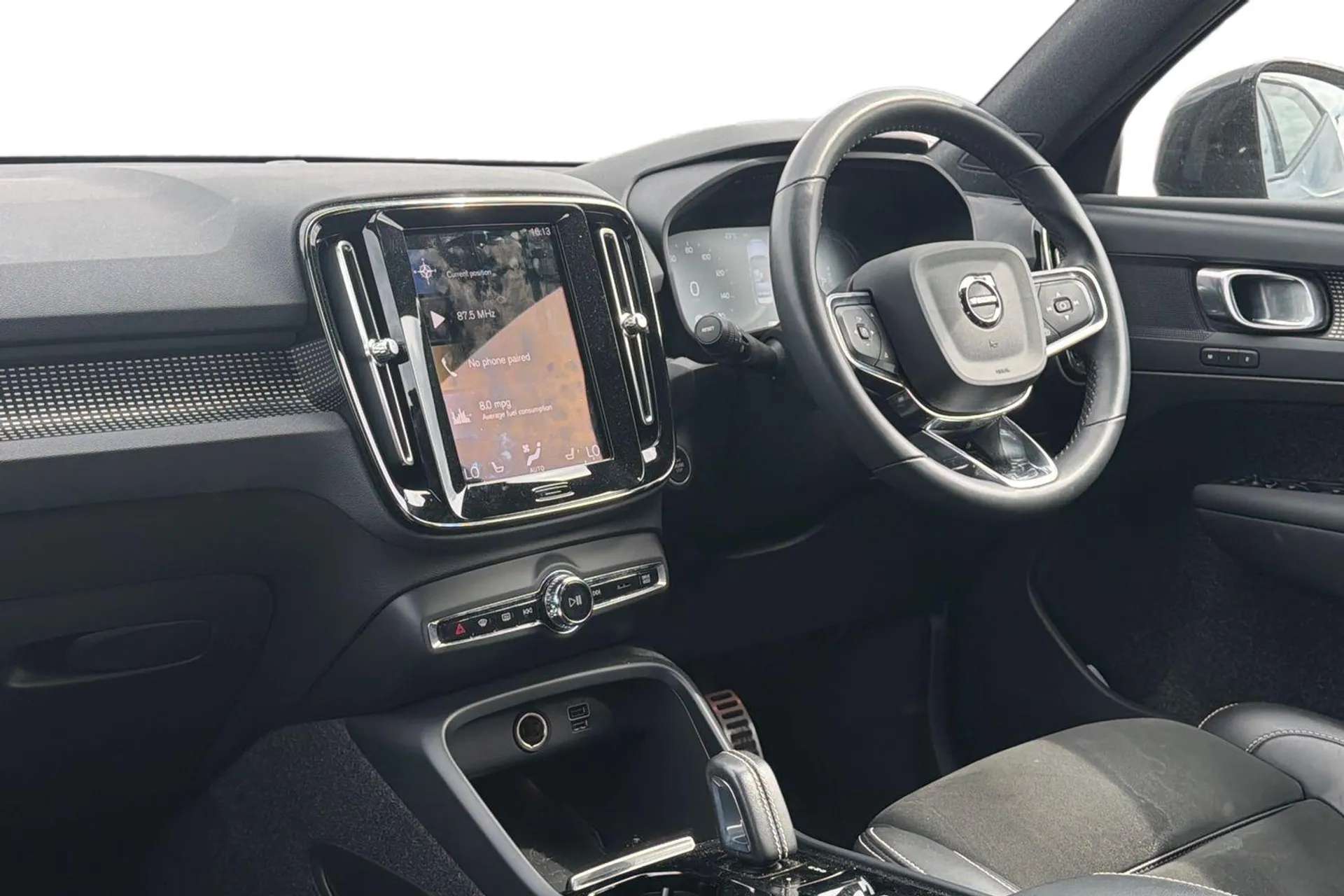 A 2021 VOLVO XC40 1.5 T4 Recharge PHEV R DESIGN 5dr Auto [ Versatility Pack, Wireless-Inductive Mobile Phone Charging, Power Driver Seat with Memory for Seat and Exteri A 2021 VOLVO XC40 1.5 T4 Recharge PHEV R DESIGN 5dr Auto [ Versatility Pack, Wireless-Inductive Mobile Phone Charging, Power Driver Seat with Memory for Seat and Exteri