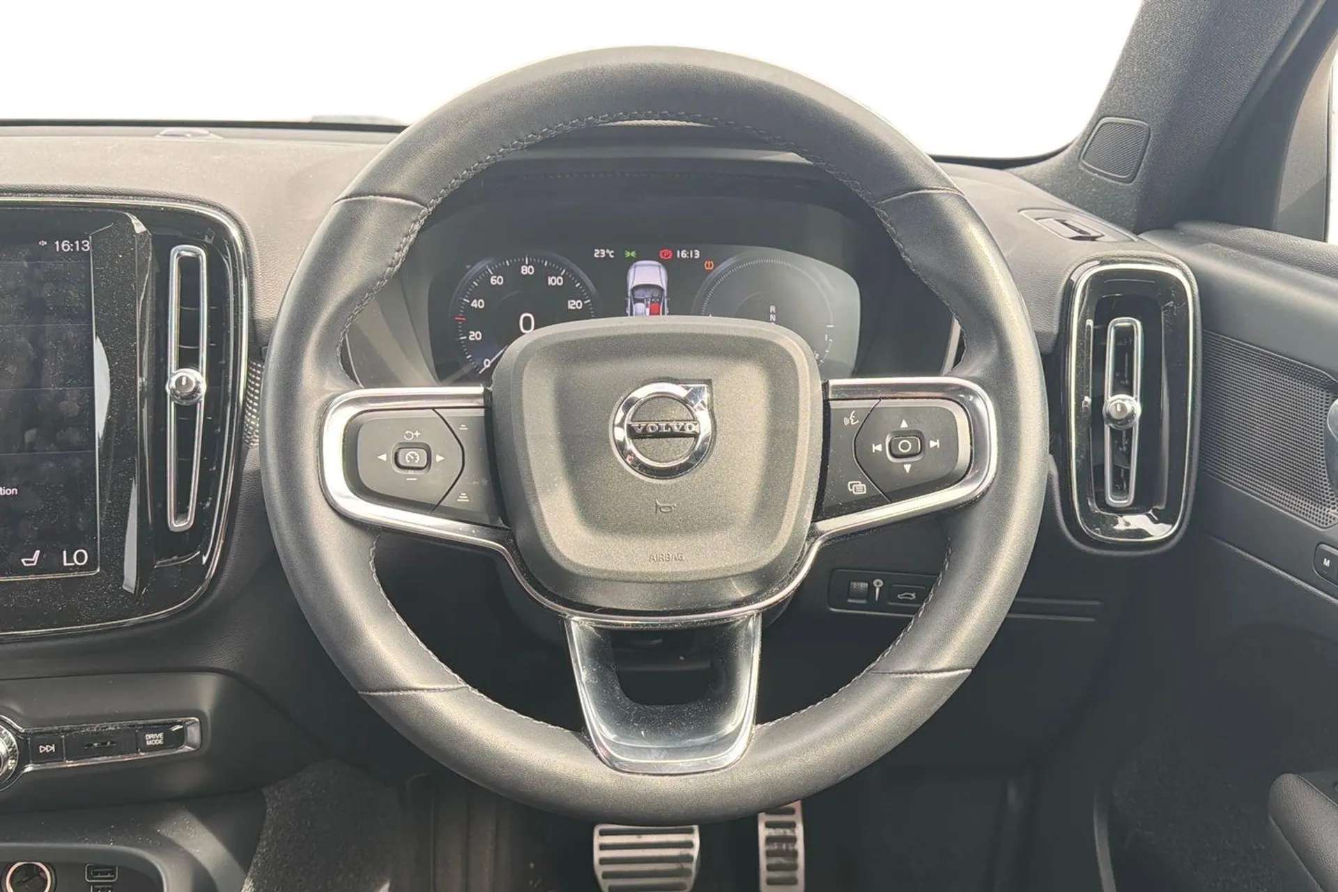 2021 VOLVO XC40 2021 VOLVO XC40