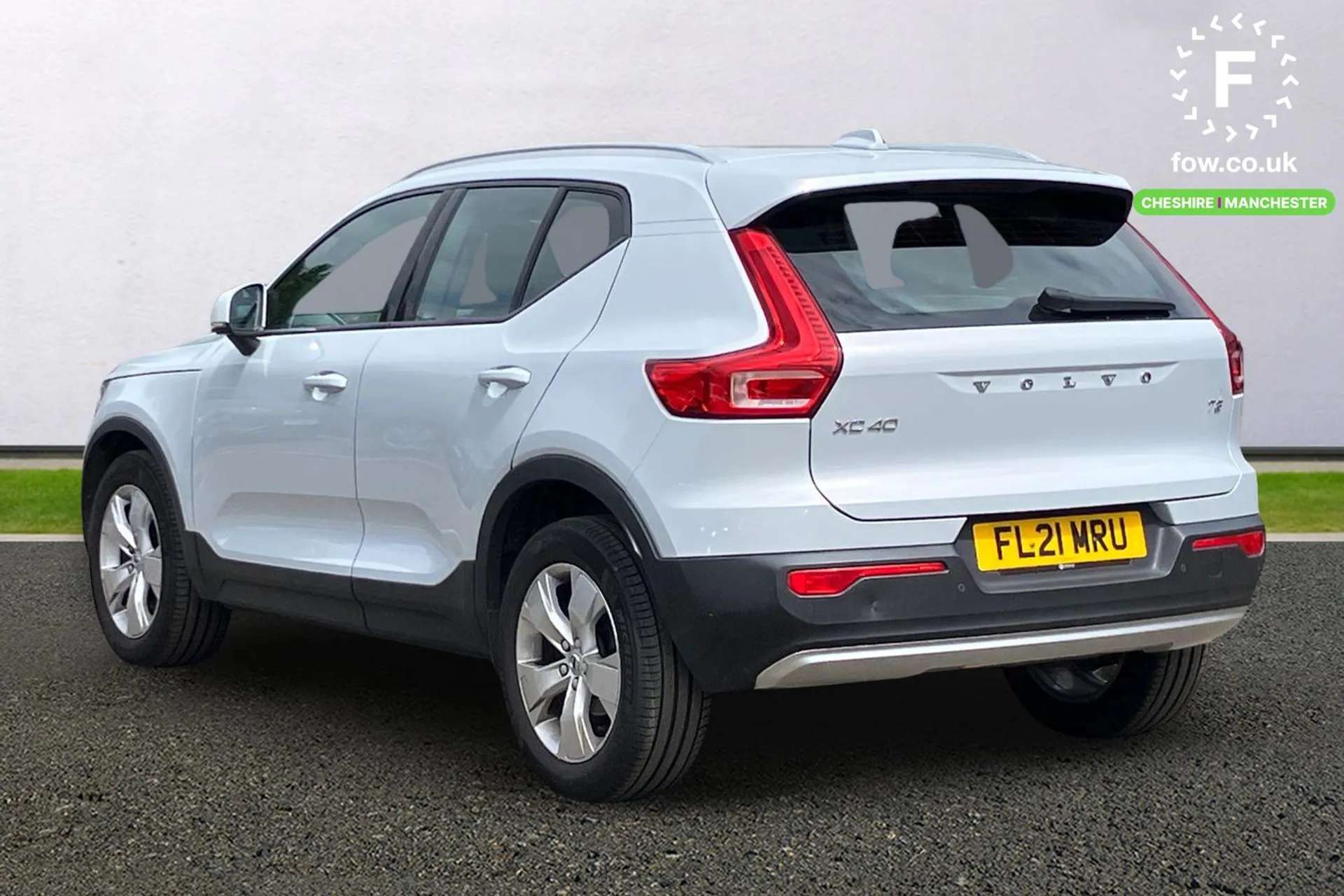 2021 VOLVO XC40 2021 VOLVO XC40