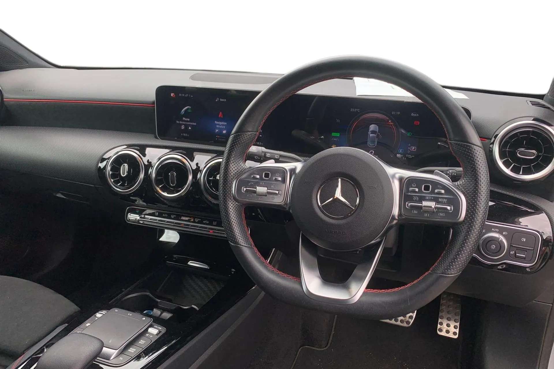 A 2020 MERCEDES-BENZ A CLASS A250e AMG Line Executive 5dr Auto [Active park assist with parktronic system, AMG bodystyling - Front apron with splitter in chrome, Two zone thermotr A 2020 MERCEDES-BENZ A CLASS A250e AMG Line Executive 5dr Auto [Active park assist with parktronic system, AMG bodystyling - Front apron with splitter in chrome, Two zone thermotr