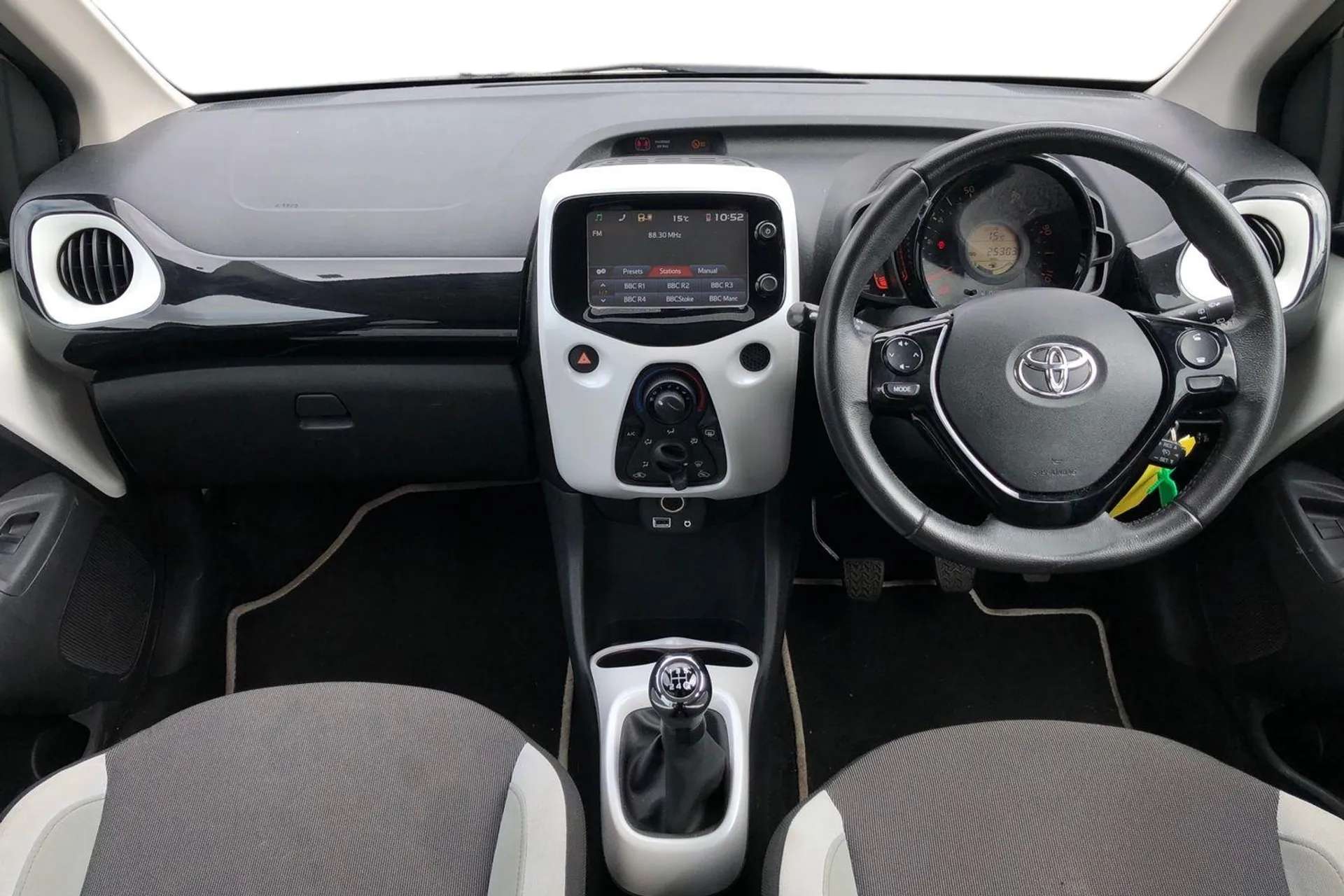 2016 TOYOTA AYGO 2016 TOYOTA AYGO