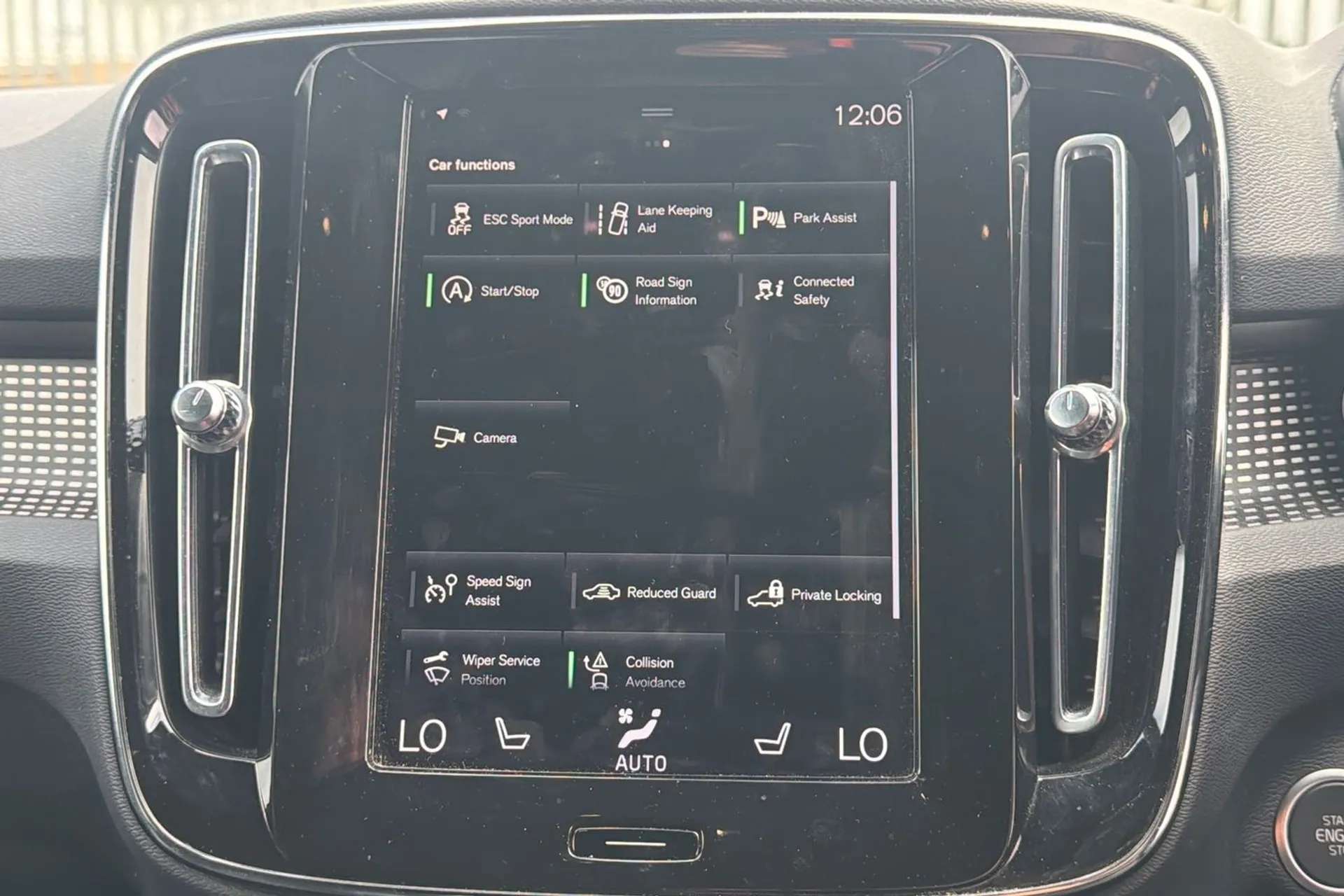 2021 VOLVO XC40 2021 VOLVO XC40