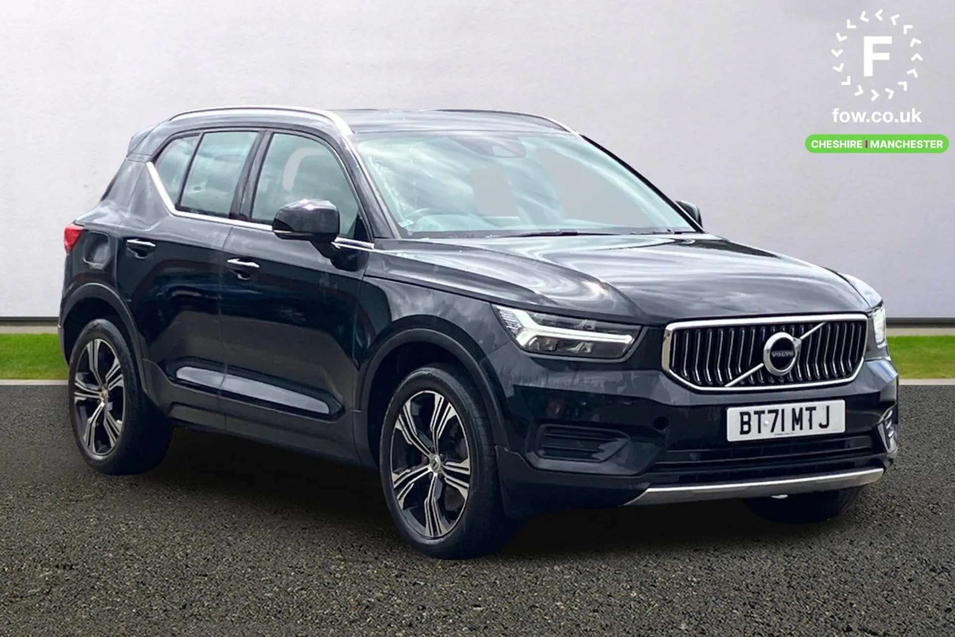 2021 VOLVO XC40 2021 VOLVO XC40