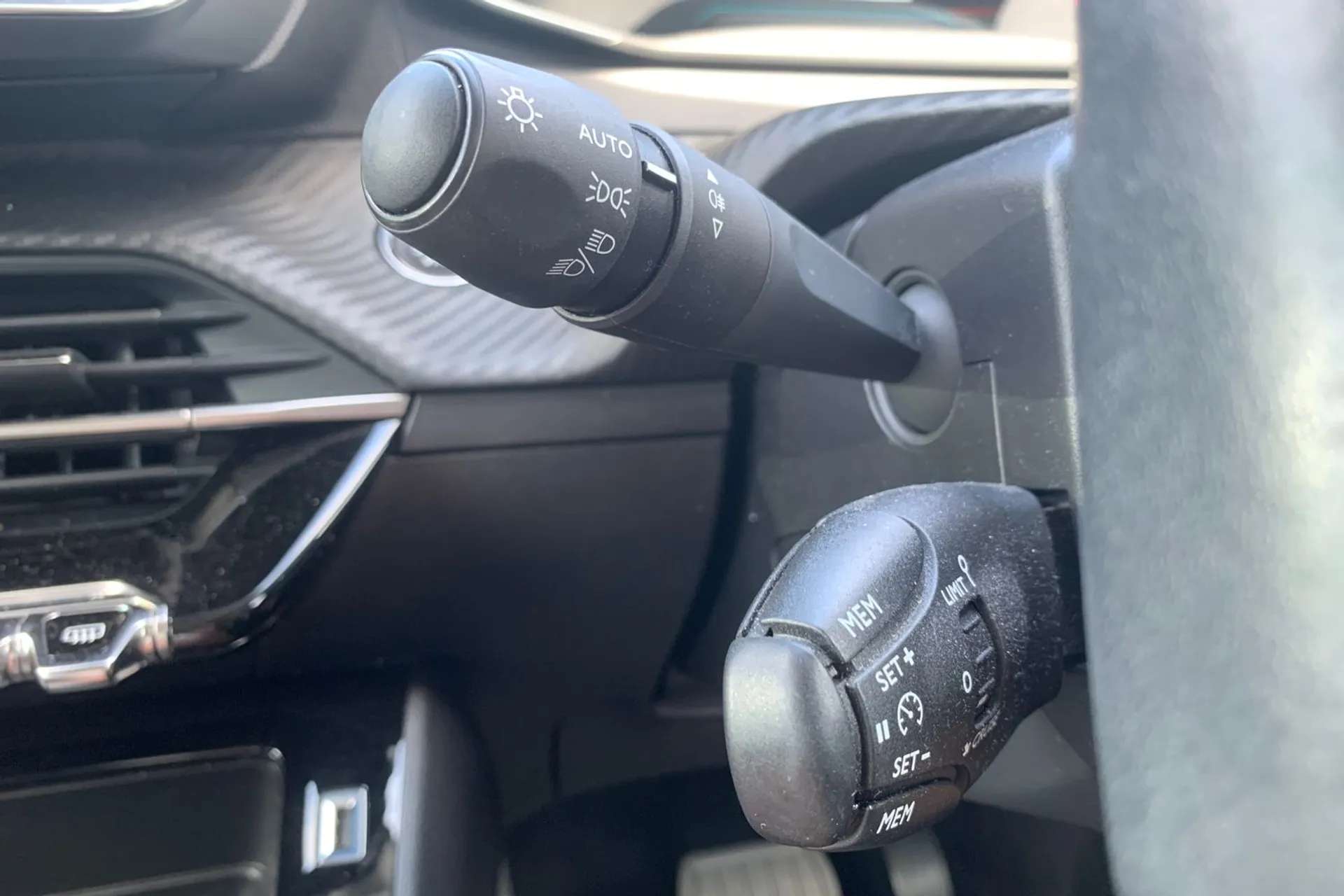 2022 PEUGEOT 2008 2022 PEUGEOT 2008