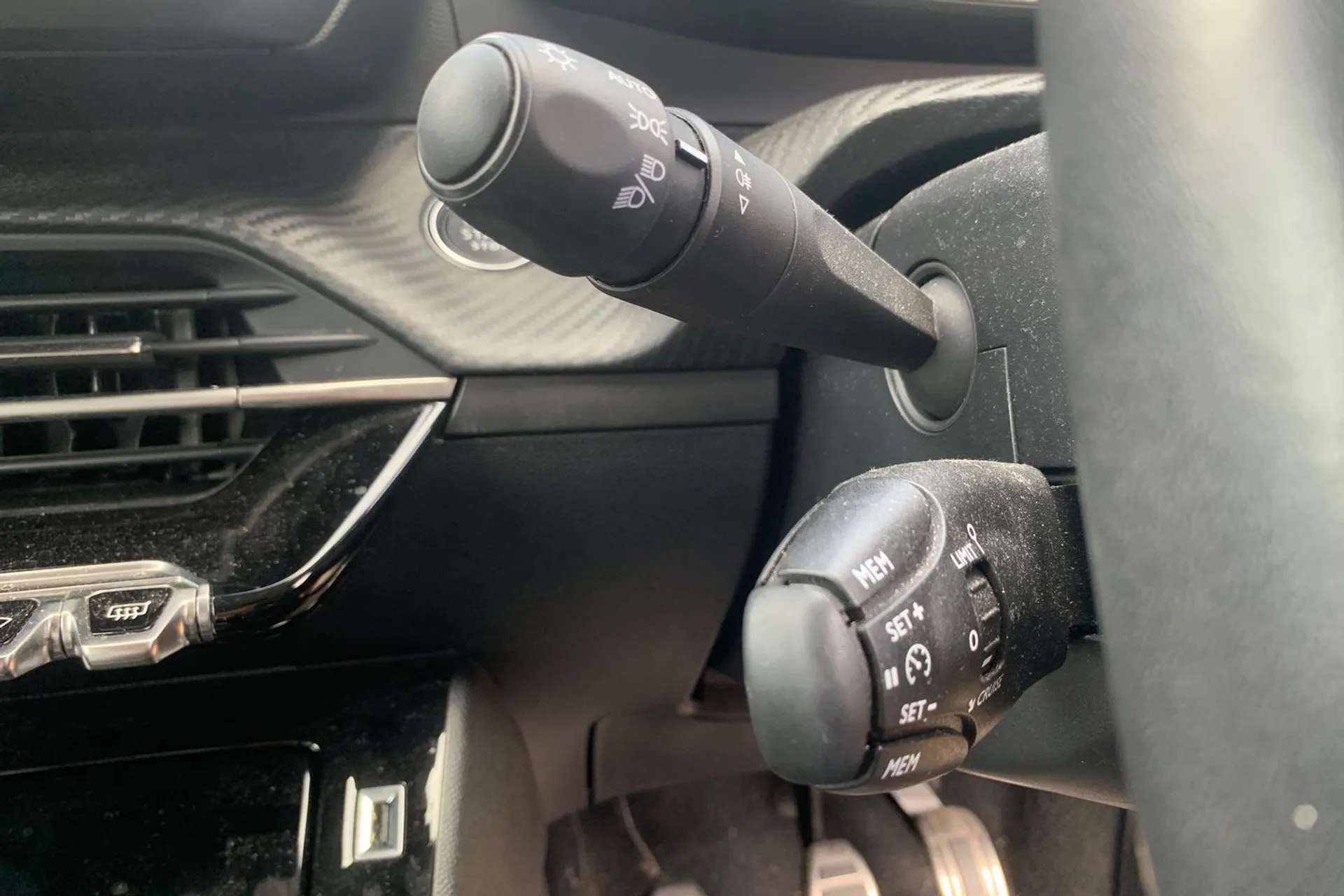 2023 PEUGEOT 208 2023 PEUGEOT 208