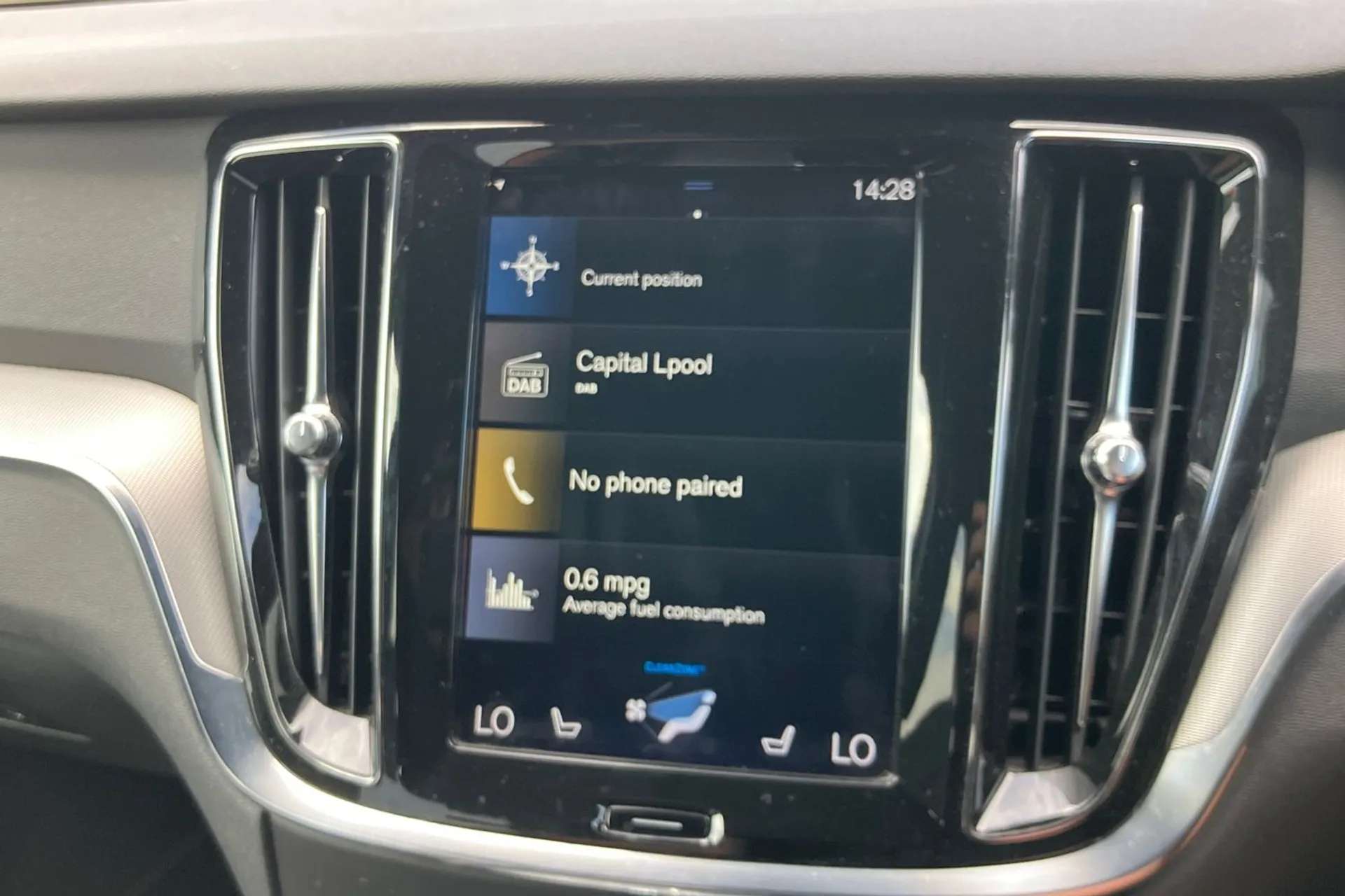 2020 VOLVO V60 2020 VOLVO V60