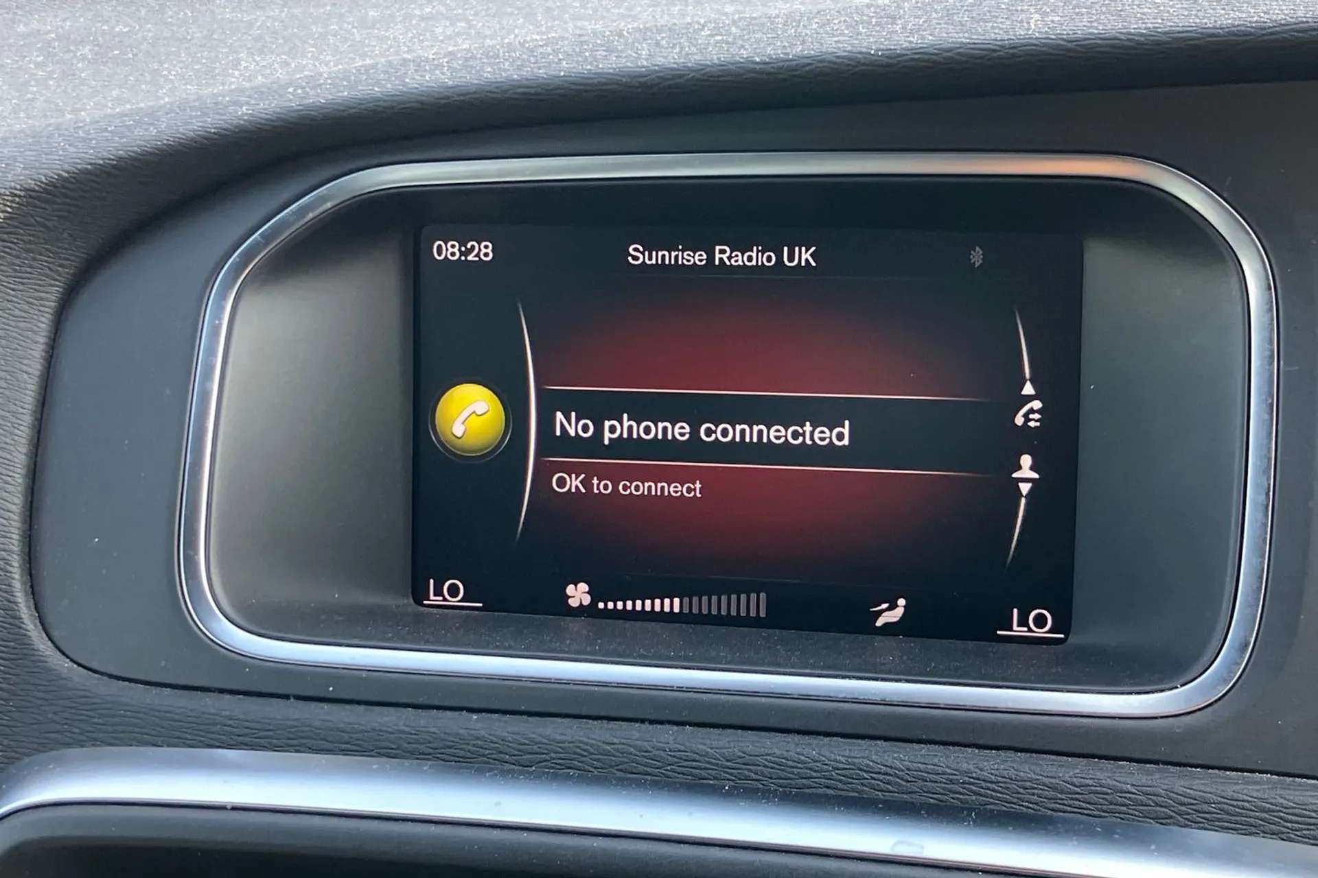 2019 VOLVO V40 2019 VOLVO V40