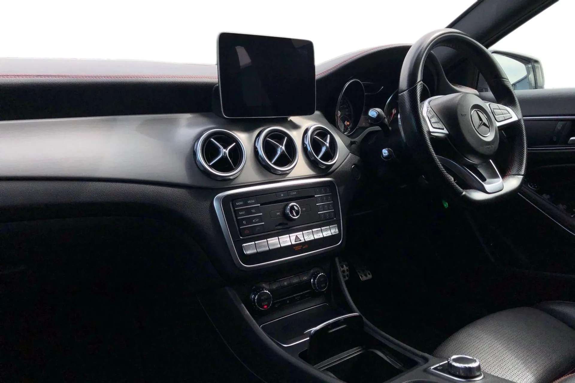 A 2018 MERCEDES-BENZ GLA GLA 220d 4Matic AMG Line Premium 5dr Auto [ AMG Exclusive Package , Easy-pack tailgate - Powered opening/closing automatically , Active park assist wi A 2018 MERCEDES-BENZ GLA GLA 220d 4Matic AMG Line Premium 5dr Auto [ AMG Exclusive Package , Easy-pack tailgate - Powered opening/closing automatically , Active park assist wi