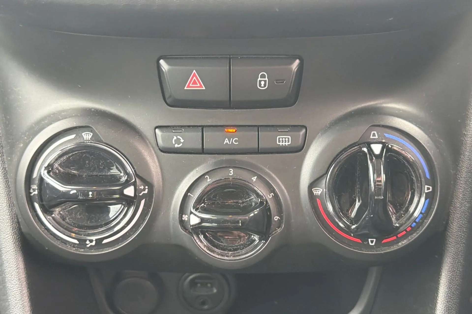 2018 PEUGEOT 208 2018 PEUGEOT 208