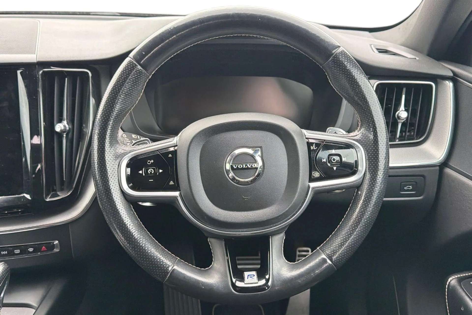 2017 VOLVO XC60 2017 VOLVO XC60