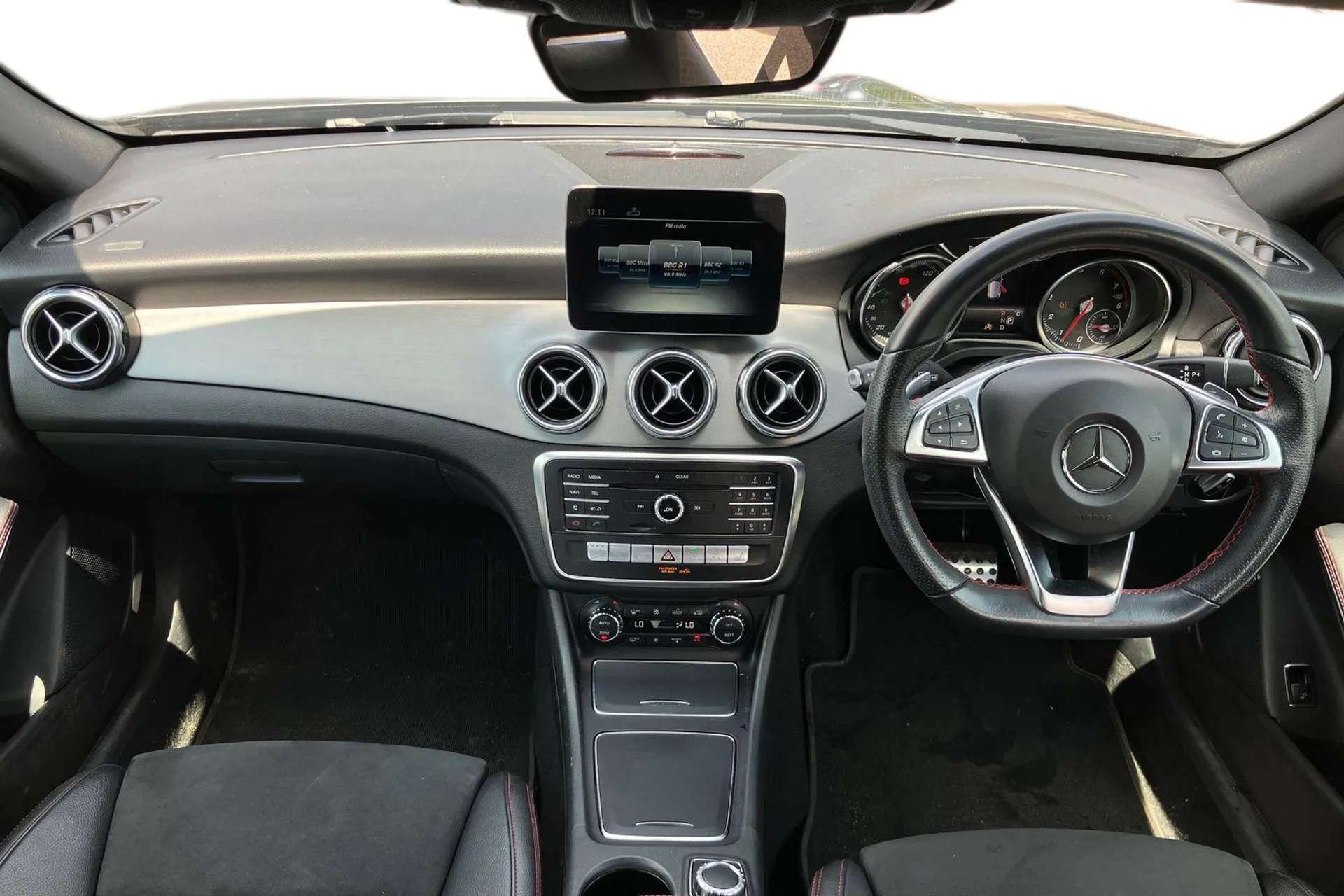 A 2020 MERCEDES-BENZ GLA GLA 180 AMG Line Edition 5dr Auto [Easy-pack tailgate - Powered opening/closing automatically, Parking pilot with front and rear parking sensor and st A 2020 MERCEDES-BENZ GLA GLA 180 AMG Line Edition 5dr Auto [Easy-pack tailgate - Powered opening/closing automatically, Parking pilot with front and rear parking sensor and st