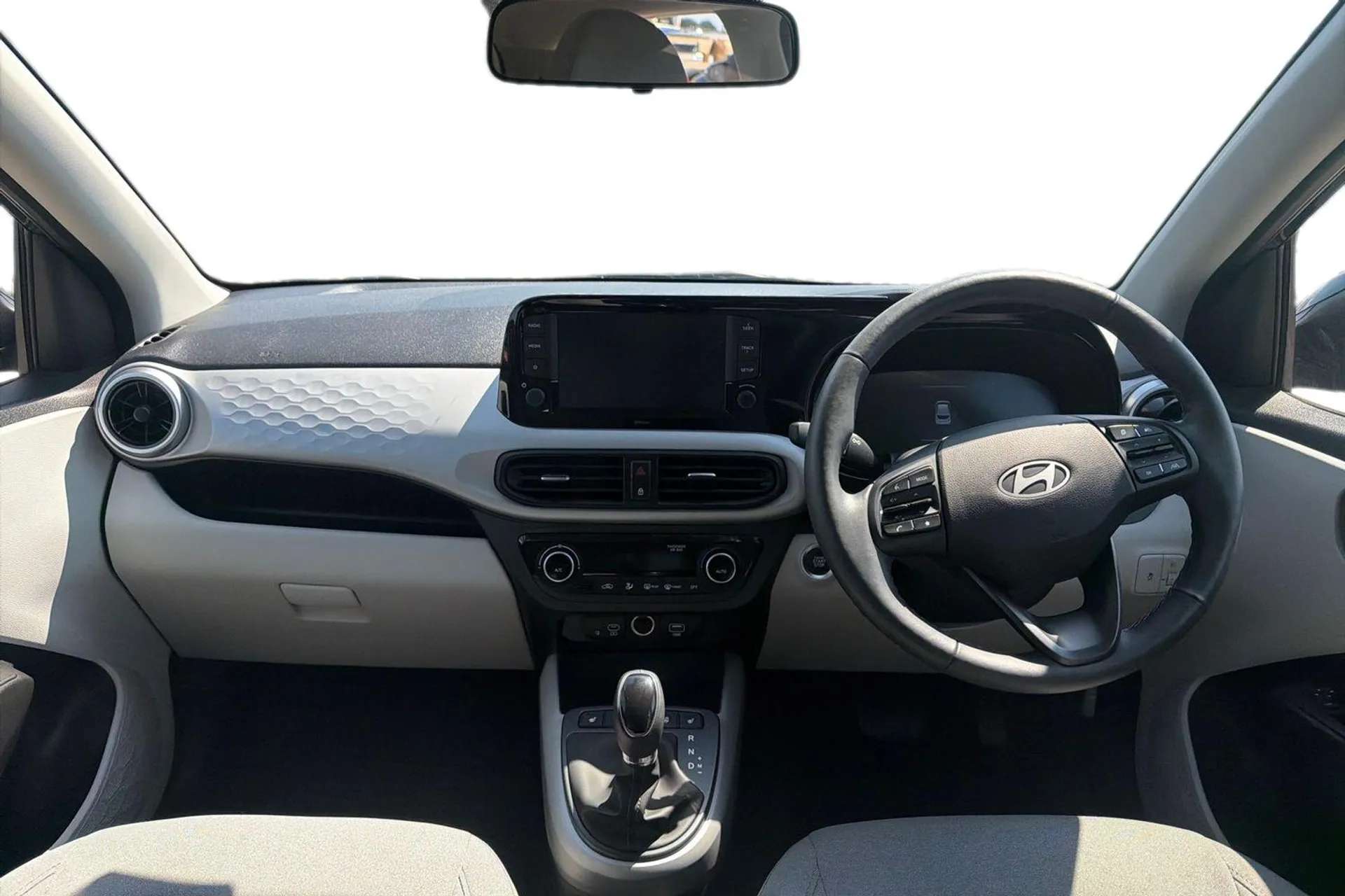 2024 HYUNDAI I10 2024 HYUNDAI I10