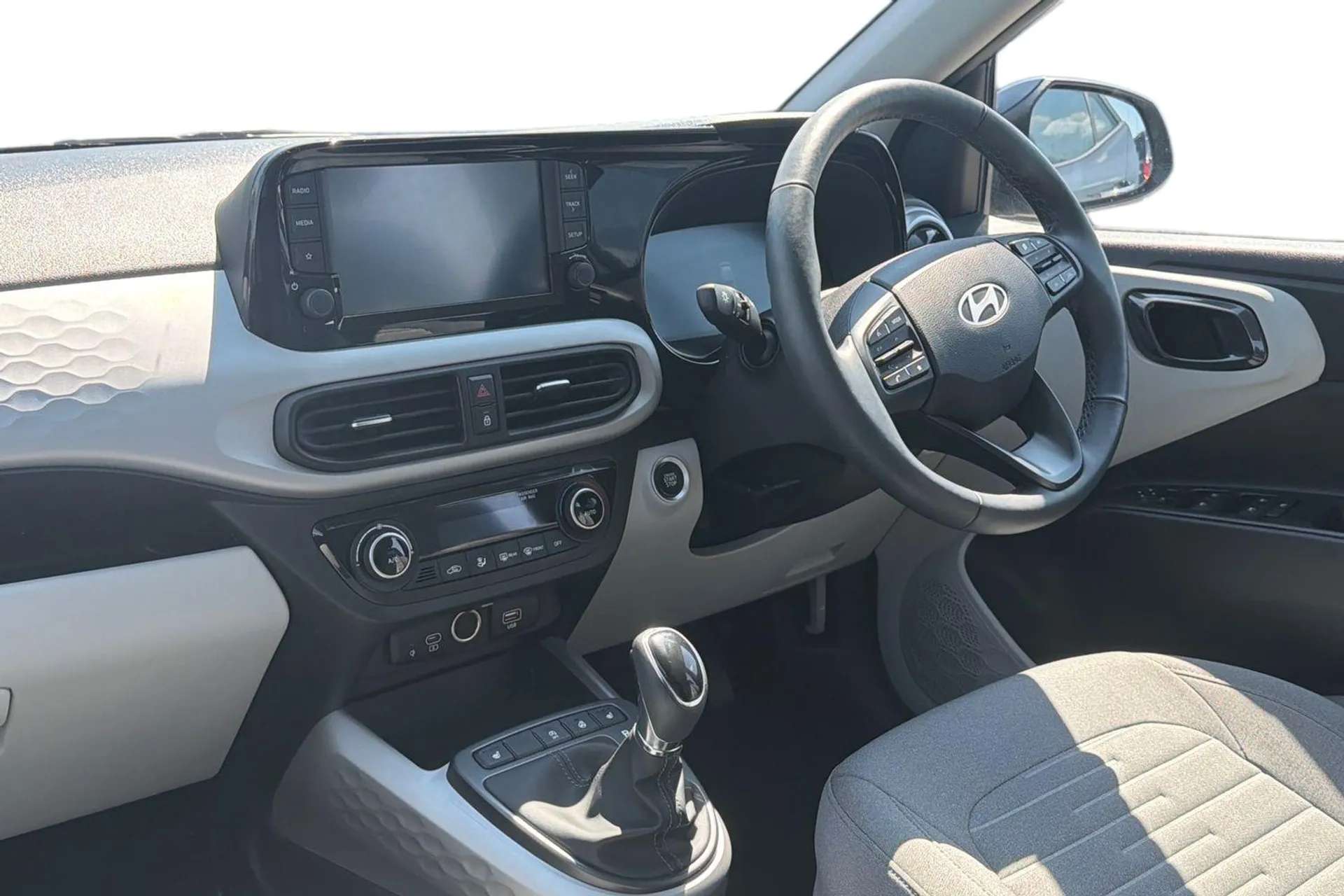 2024 HYUNDAI I10 2024 HYUNDAI I10