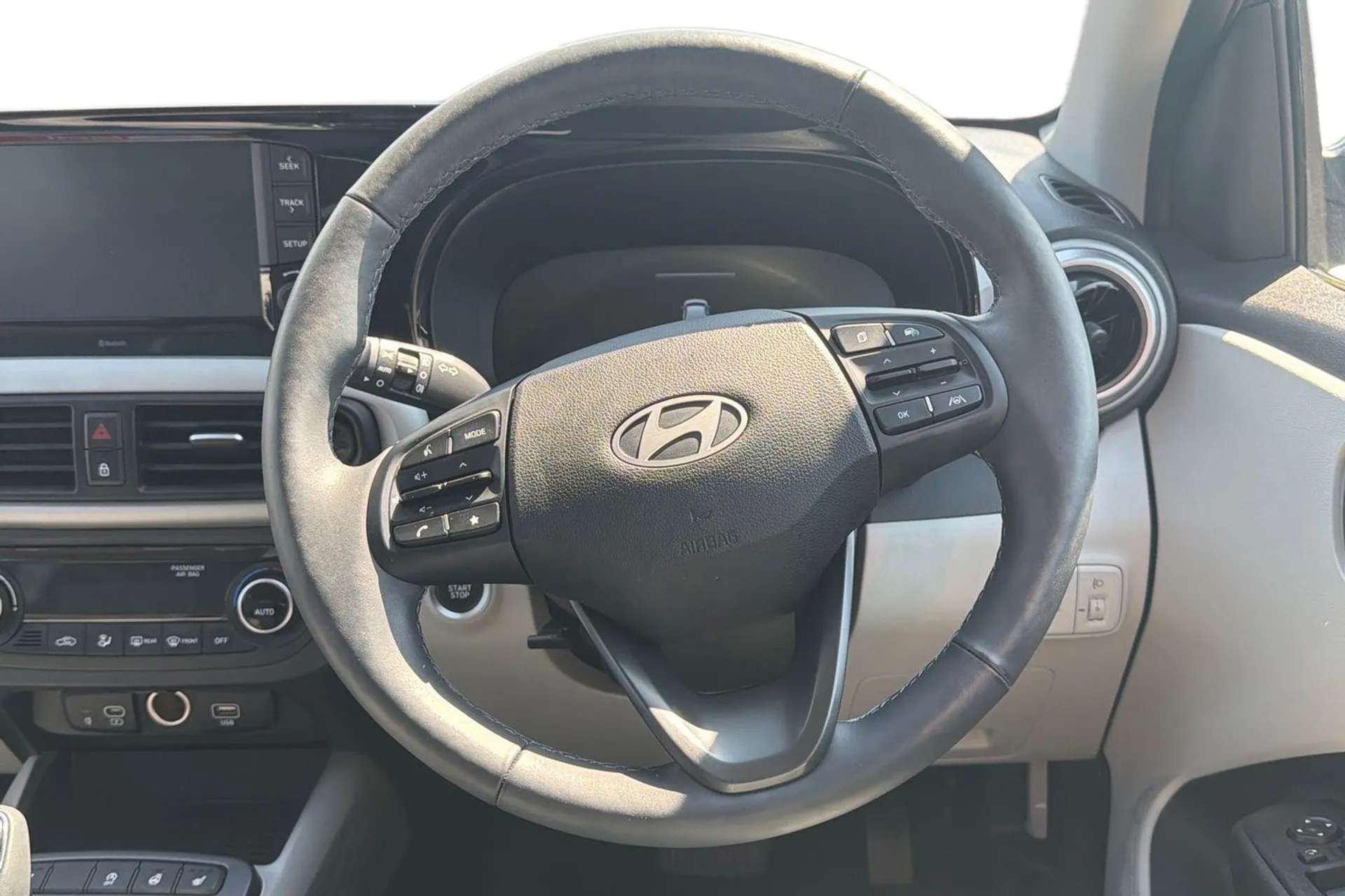 2024 HYUNDAI I10 2024 HYUNDAI I10