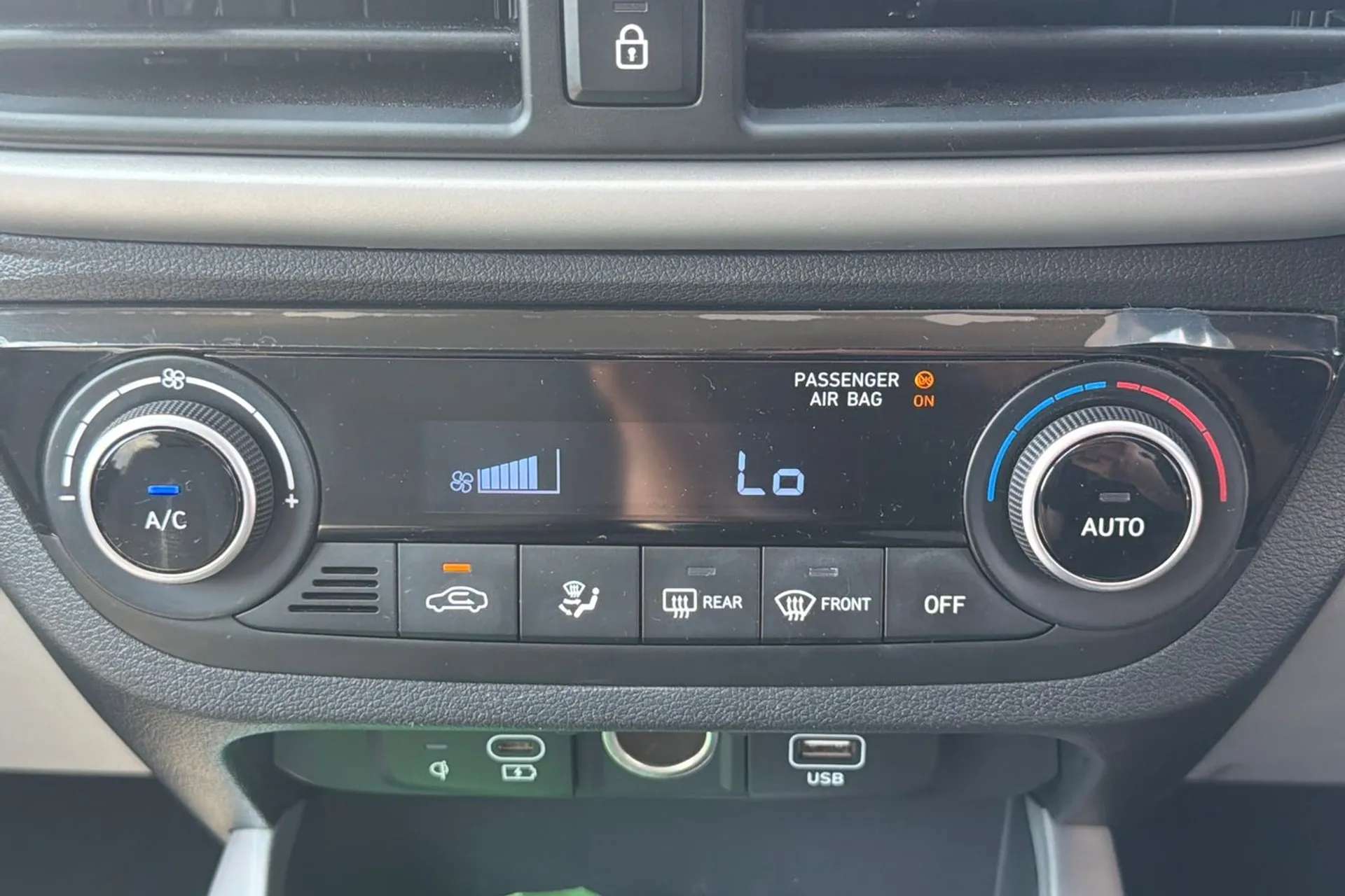 2024 HYUNDAI I10 2024 HYUNDAI I10