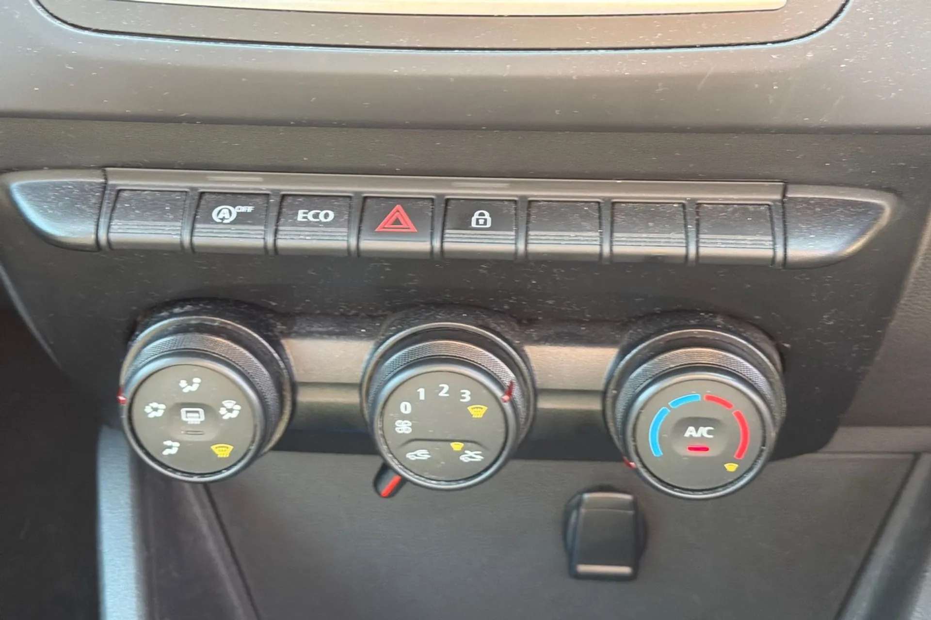2019 DACIA DUSTER 2019 DACIA DUSTER