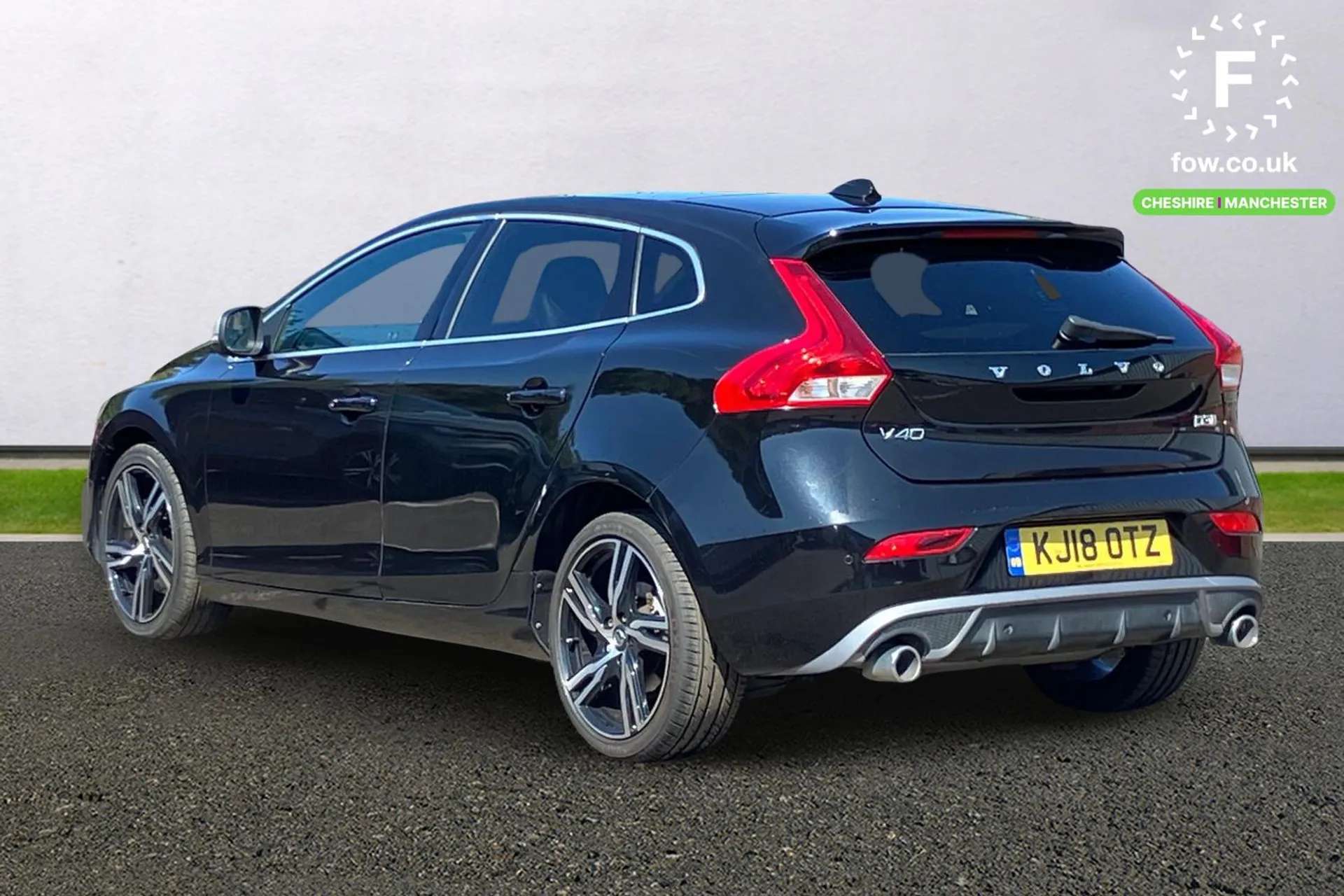 2018 VOLVO V40 2018 VOLVO V40