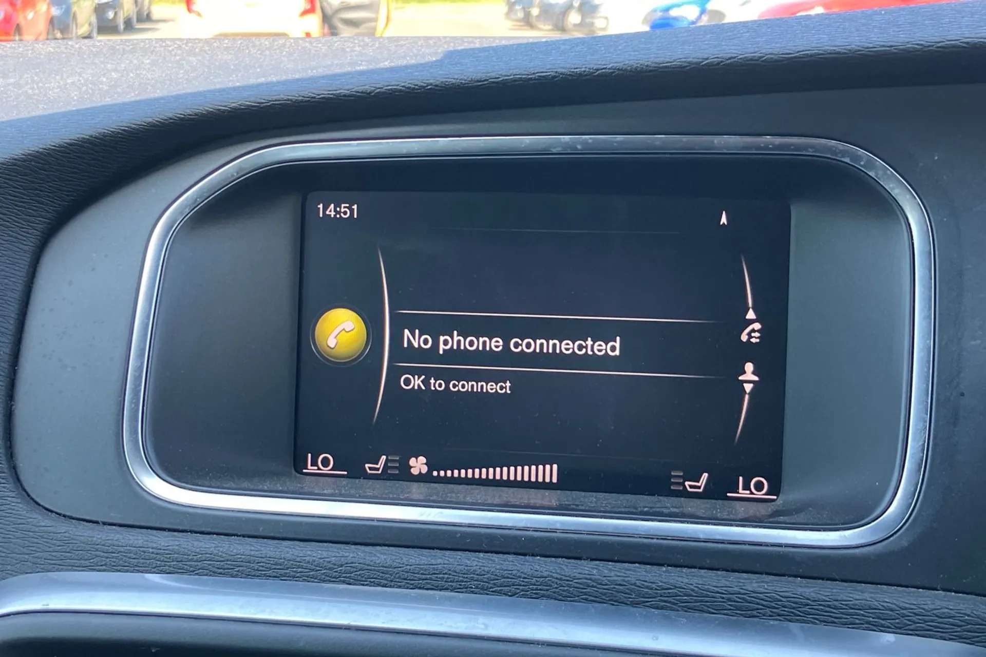 2018 VOLVO V40 2018 VOLVO V40