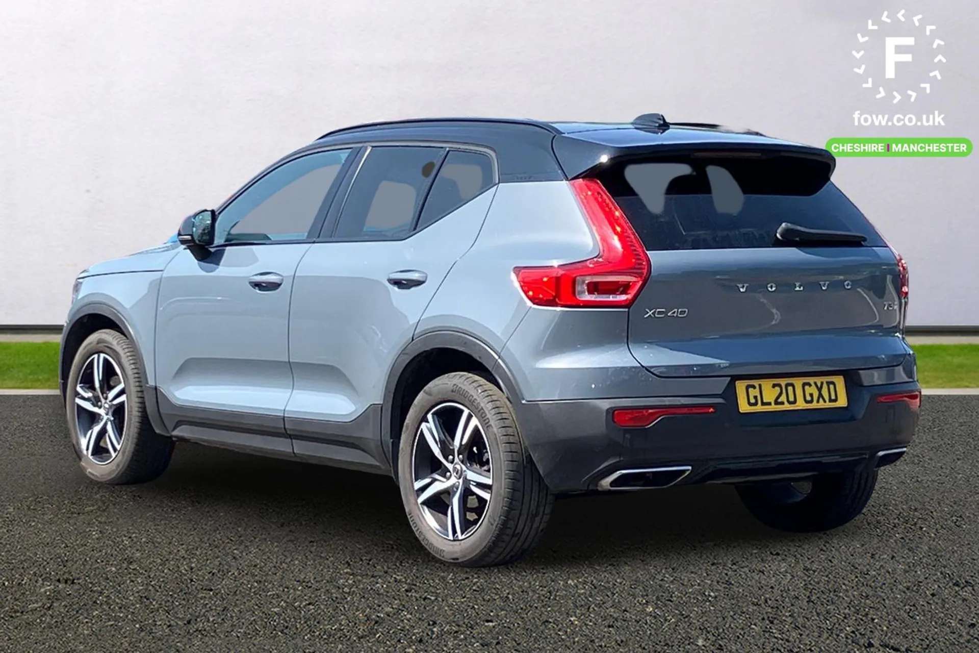 2020 VOLVO XC40 2020 VOLVO XC40