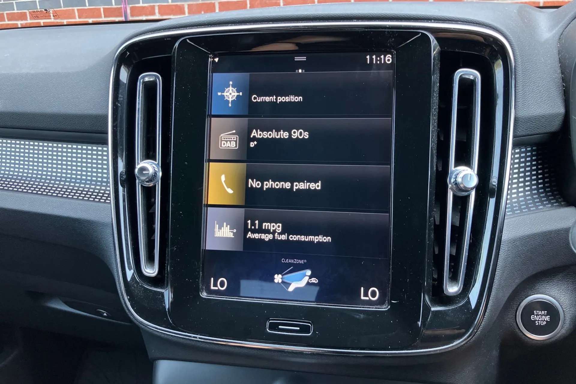 2020 VOLVO XC40 2020 VOLVO XC40