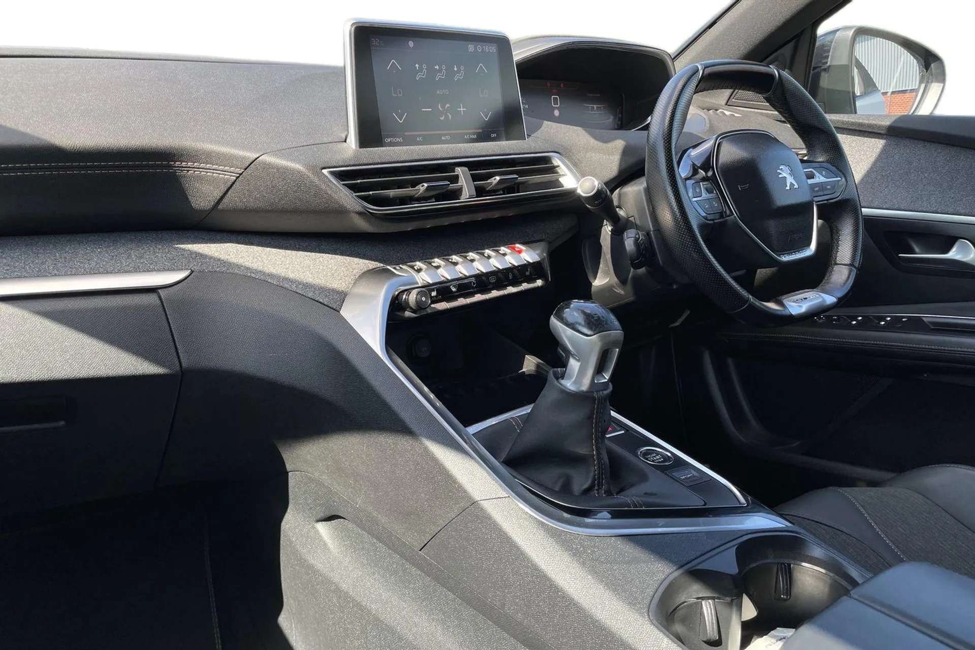 2018 PEUGEOT 3008 2018 PEUGEOT 3008