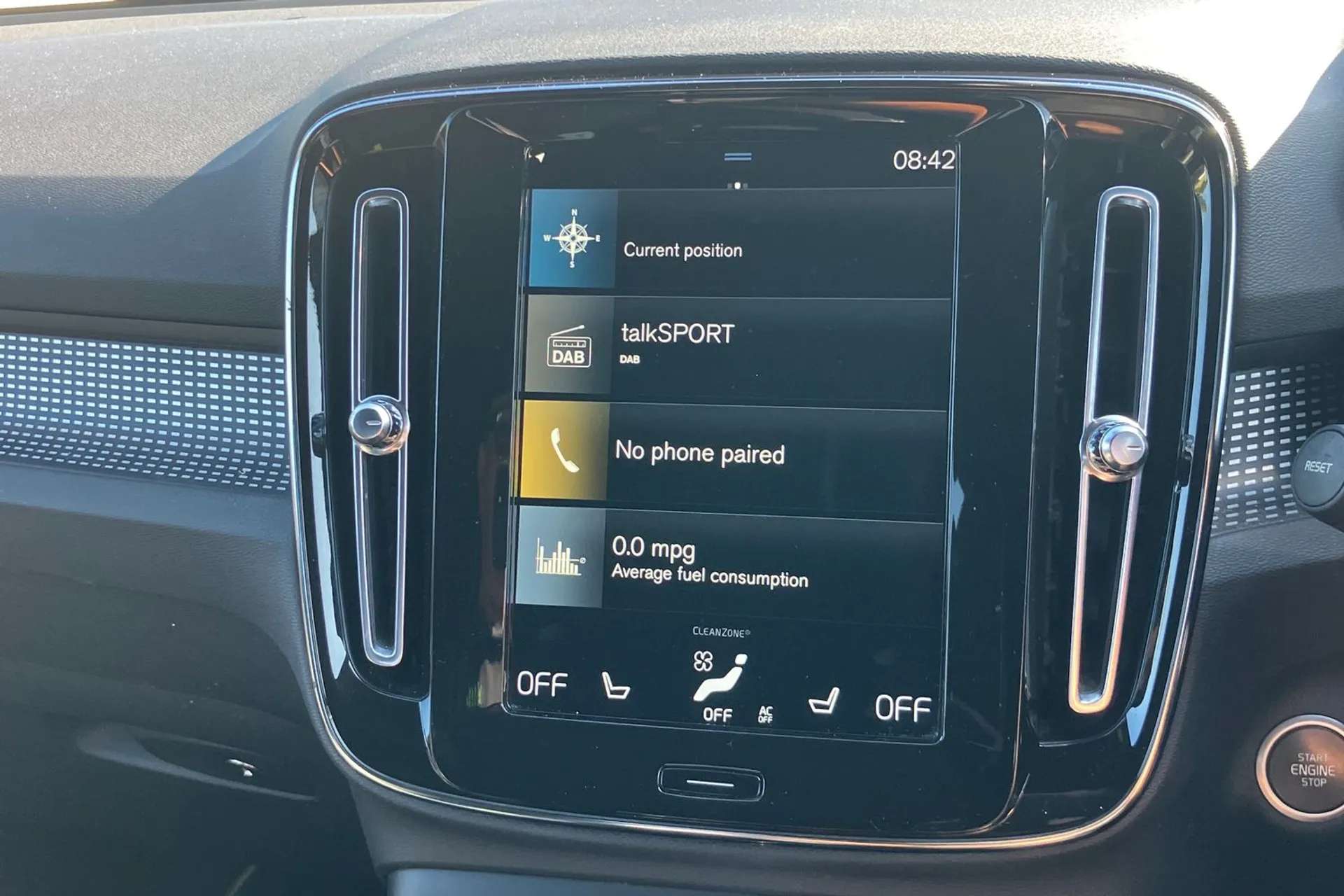 2020 VOLVO XC40 2020 VOLVO XC40