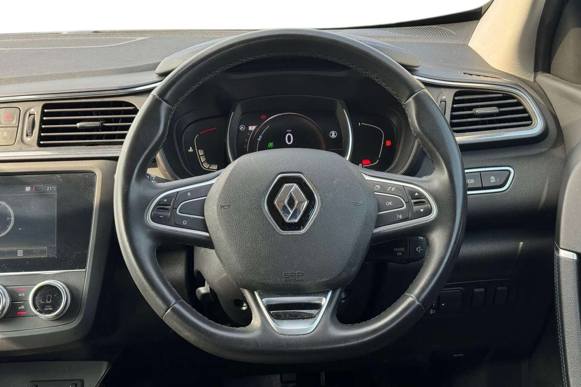 A 2019 RENAULT KADJAR 1.3 TCE S Edition 5dr EDC [ Fixed panoramic glass sunroof, Digital speedometer with 7 TFT screen, Front and rear parking sensors with rear parking cam A 2019 RENAULT KADJAR 1.3 TCE S Edition 5dr EDC [ Fixed panoramic glass sunroof, Digital speedometer with 7 TFT screen, Front and rear parking sensors with rear parking cam