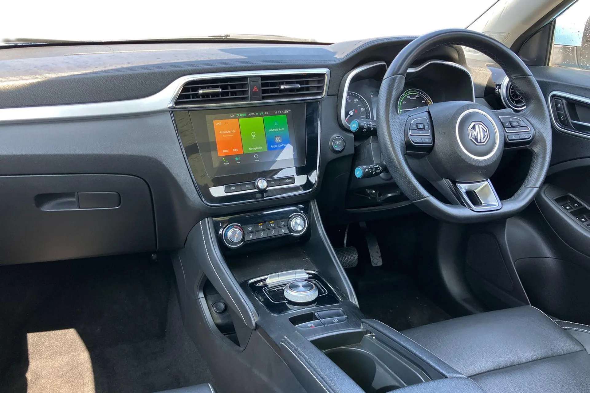 A 2021 MG MOTOR UK ZS 105kW Exclusive EV 45kWh 5dr Auto [ Panoramic sky roof , Rear parking camera , Apple CarPlay , 8" colour touch screen , USB mobile phone charging func A 2021 MG MOTOR UK ZS 105kW Exclusive EV 45kWh 5dr Auto [ Panoramic sky roof , Rear parking camera , Apple CarPlay , 8" colour touch screen , USB mobile phone charging func