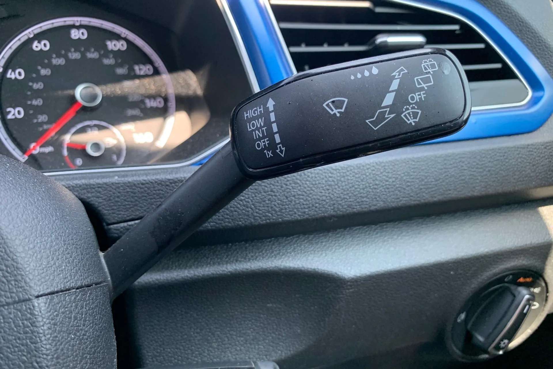 2018 VOLKSWAGEN T-ROC 2018 VOLKSWAGEN T-ROC
