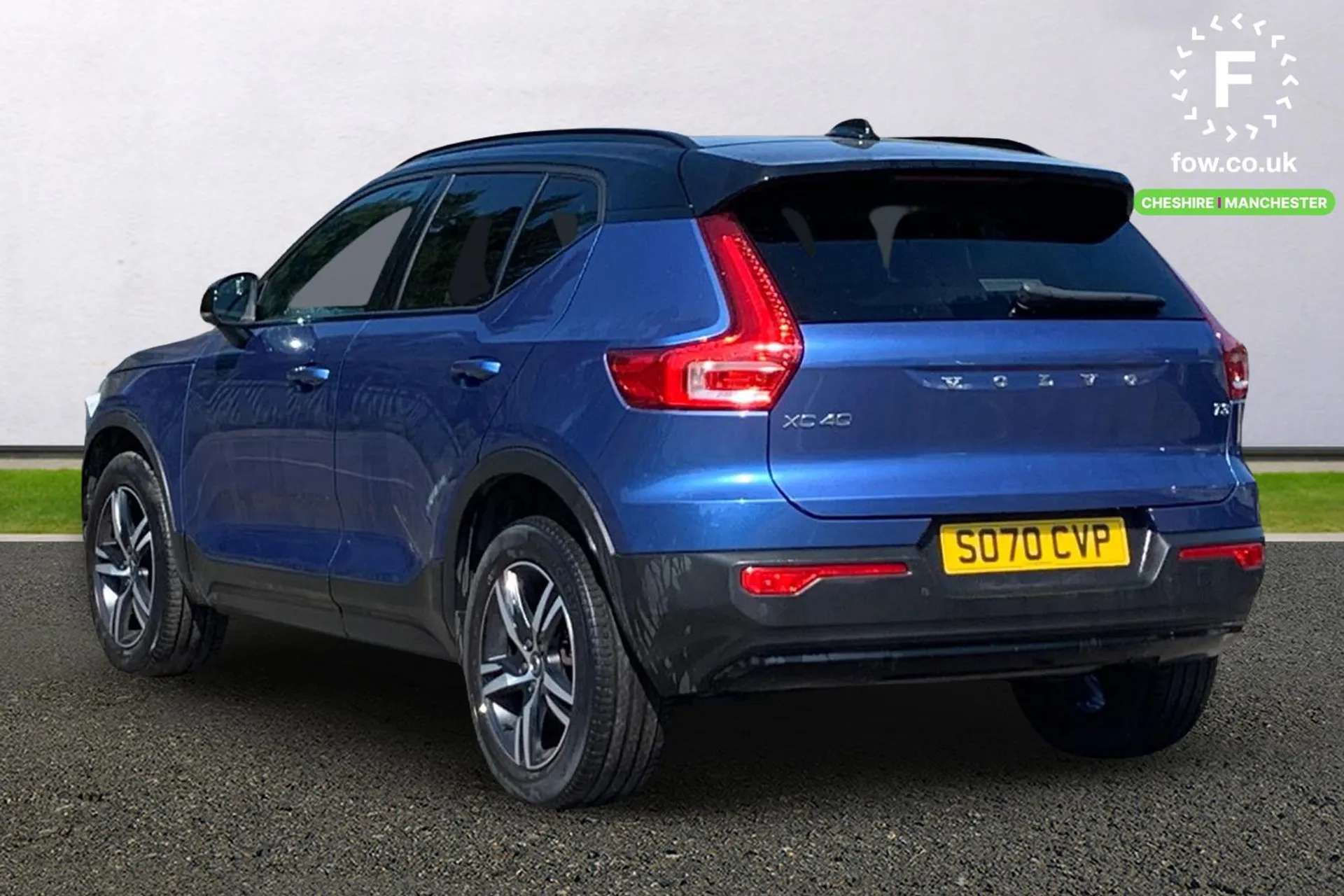 2021 VOLVO XC40 2021 VOLVO XC40