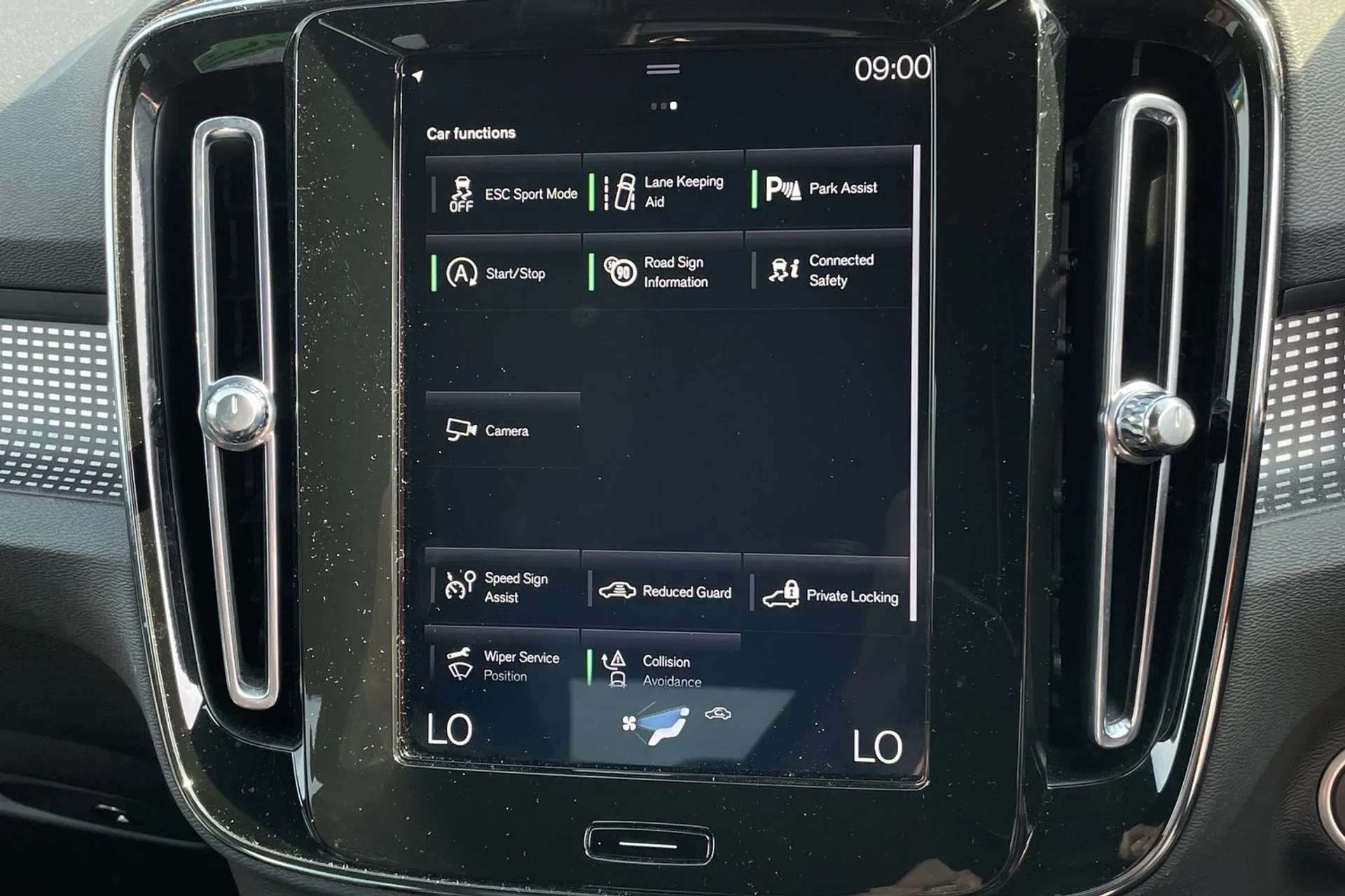 2020 VOLVO XC40 2020 VOLVO XC40
