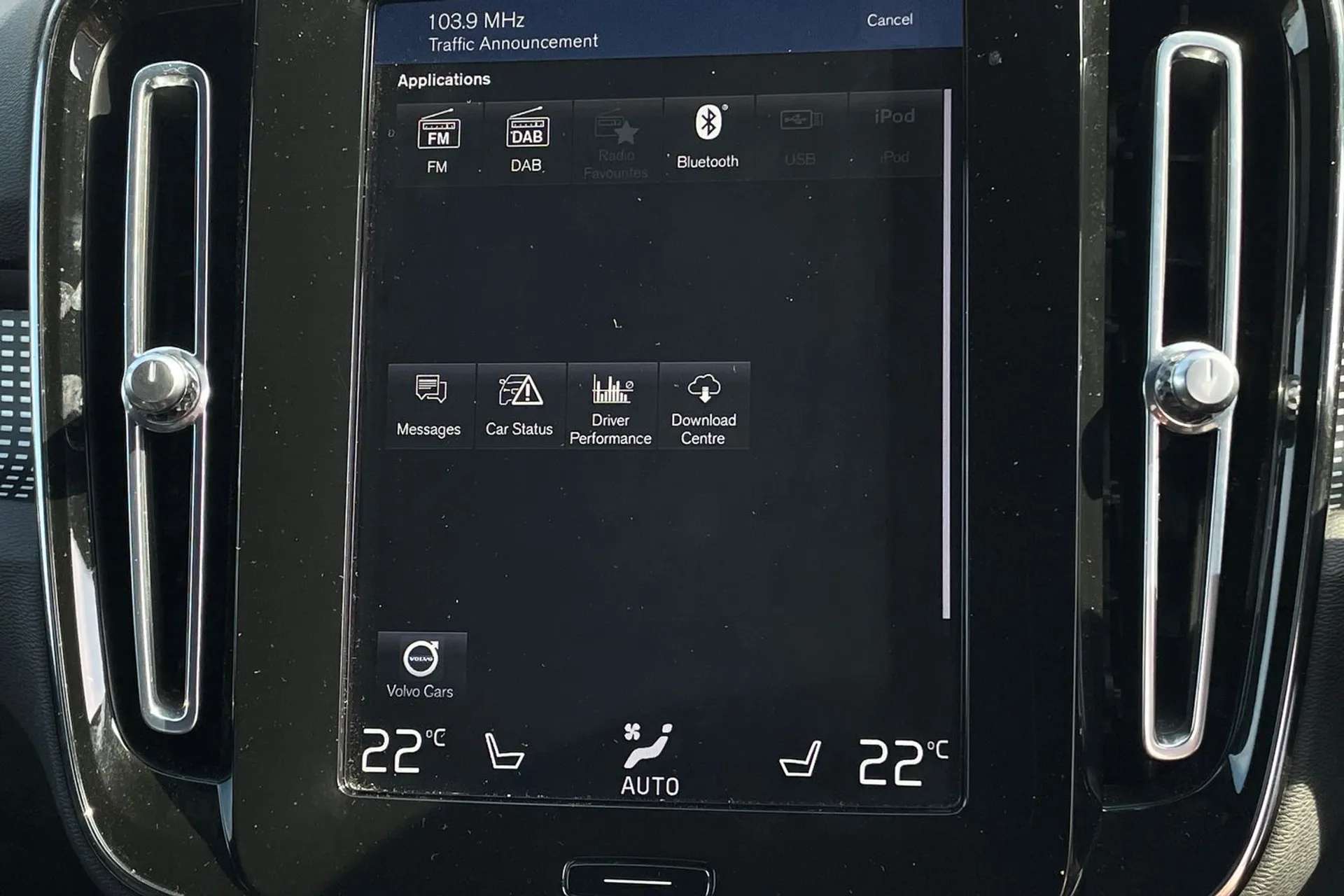 2020 VOLVO XC40 2020 VOLVO XC40