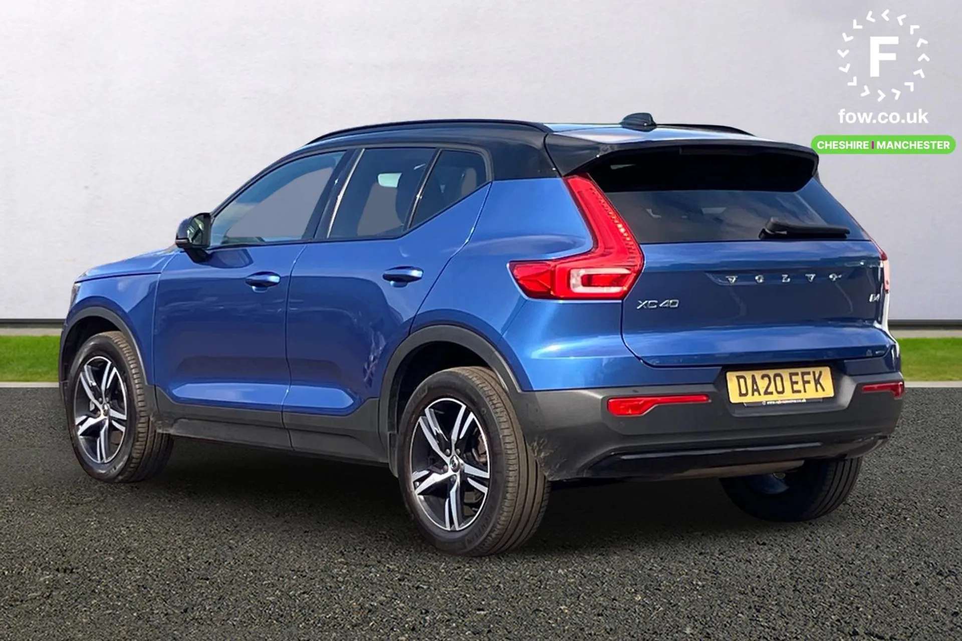 2020 VOLVO XC40 2020 VOLVO XC40