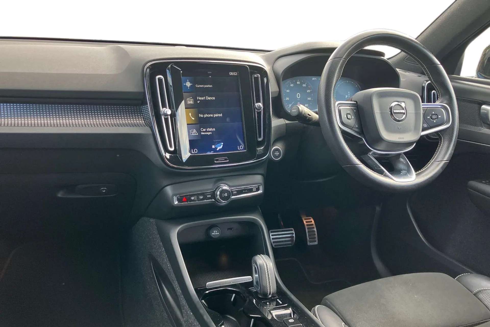 2020 VOLVO XC40 2020 VOLVO XC40