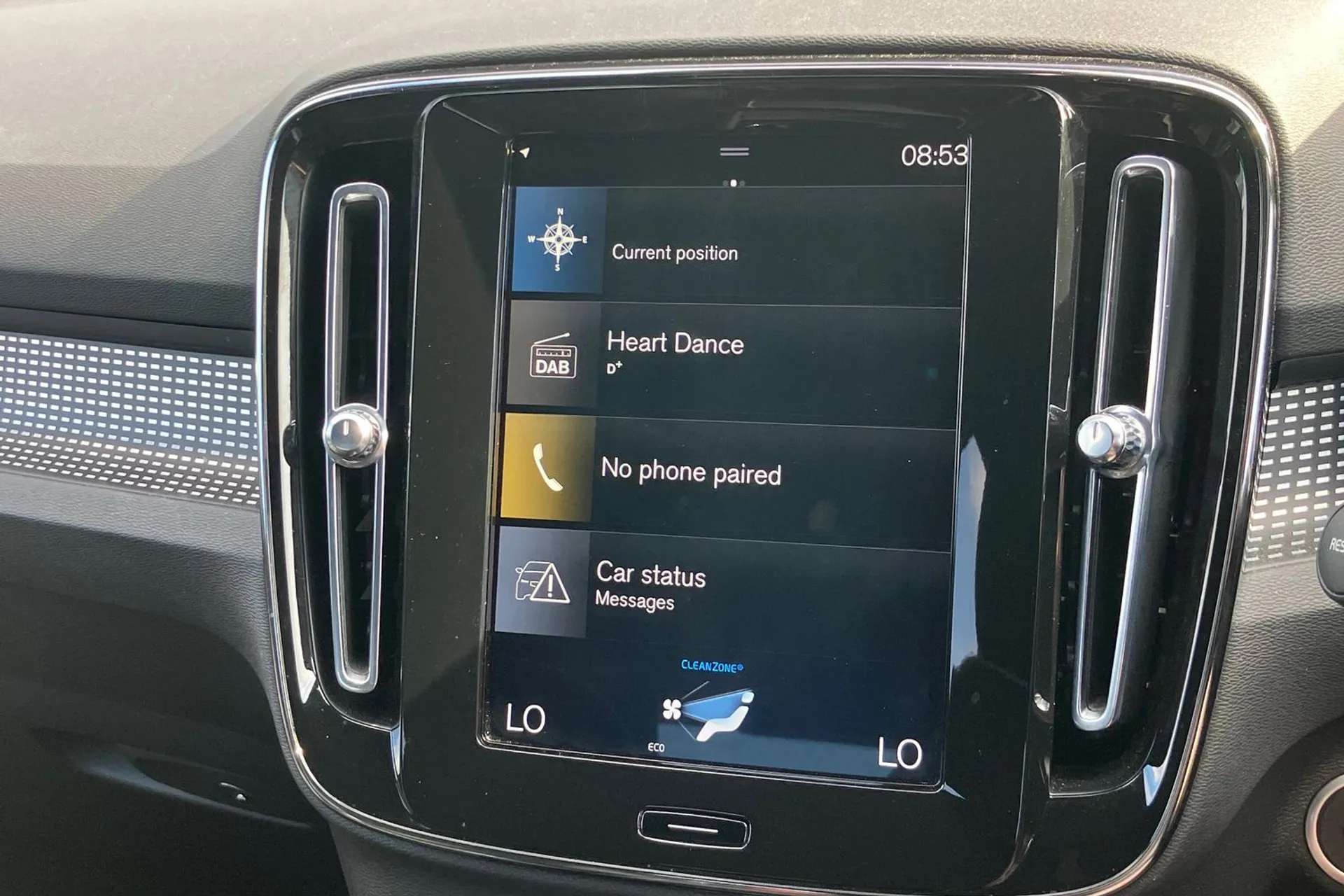 2020 VOLVO XC40 2020 VOLVO XC40