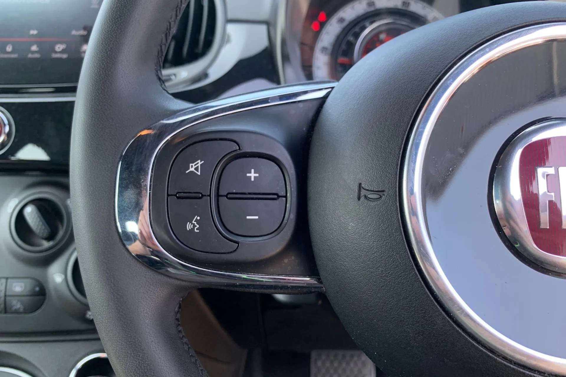 2020 FIAT 500 2020 FIAT 500