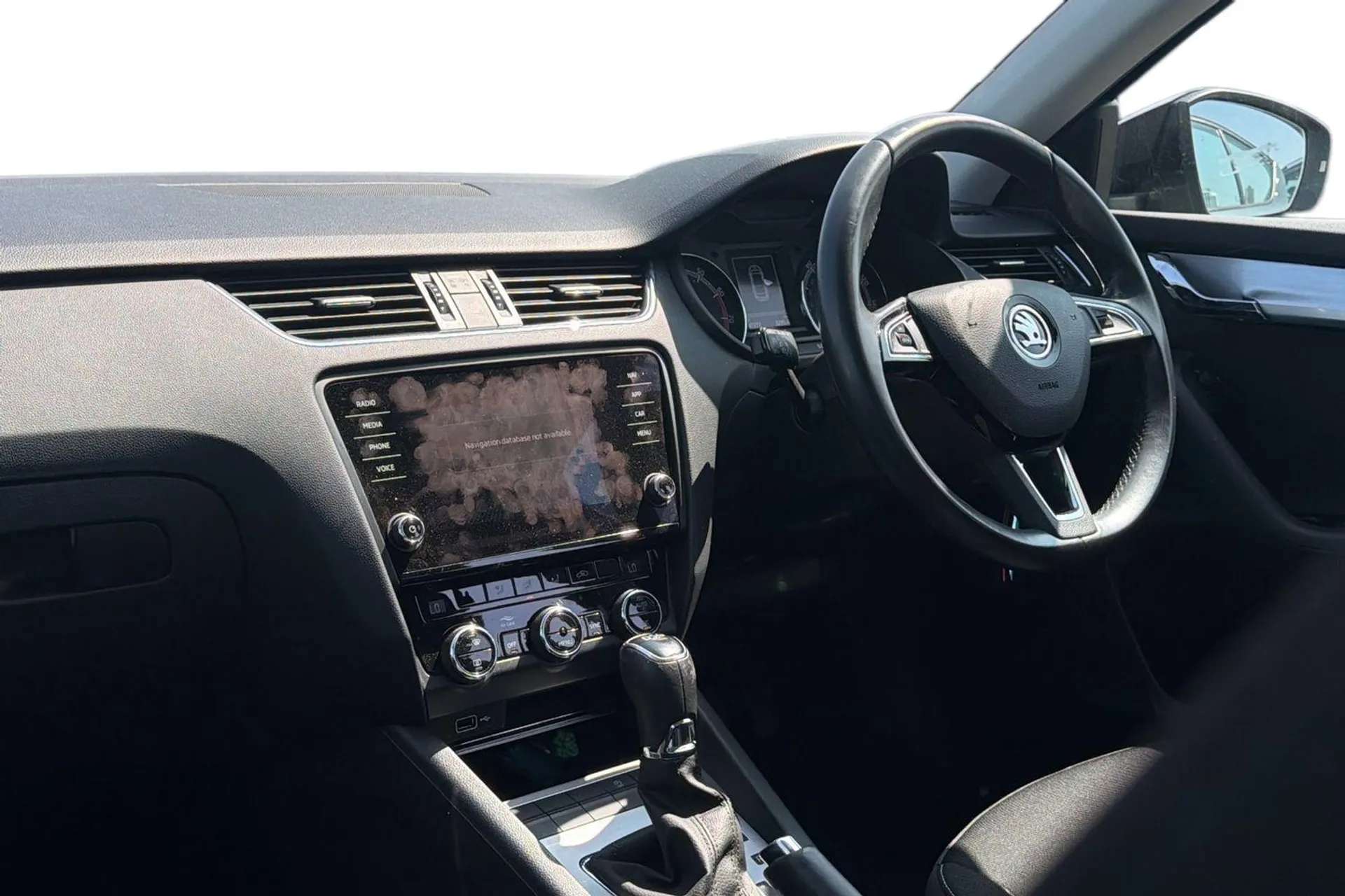 A 2020 SKODA OCTAVIA 1.5 TSI SE Drive 5dr DSG [Led Daytime Running Lights, Tinted Glass A 2020 SKODA OCTAVIA 1.5 TSI SE Drive 5dr DSG [Led Daytime Running Lights, Tinted Glass