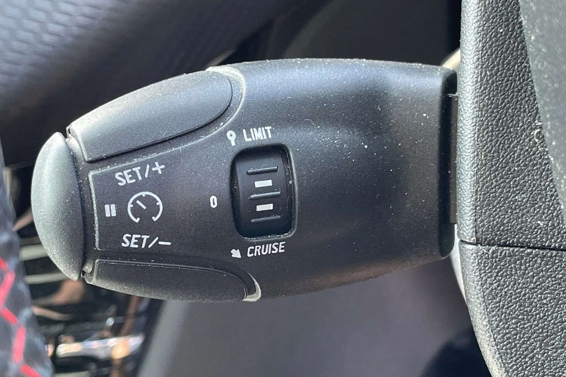 2018 PEUGEOT 2008 2018 PEUGEOT 2008