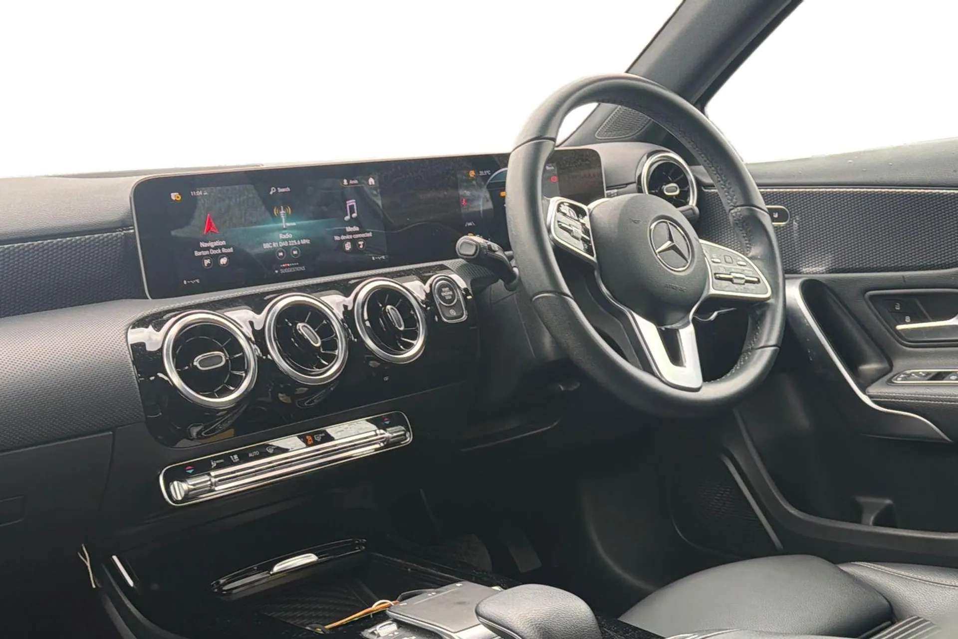 A 2020 MERCEDES-BENZ A CLASS A200d Sport Executive 5dr Auto [17''Alloys, Rear Parking Camera, A 2020 MERCEDES-BENZ A CLASS A200d Sport Executive 5dr Auto [17''Alloys, Rear Parking Camera,