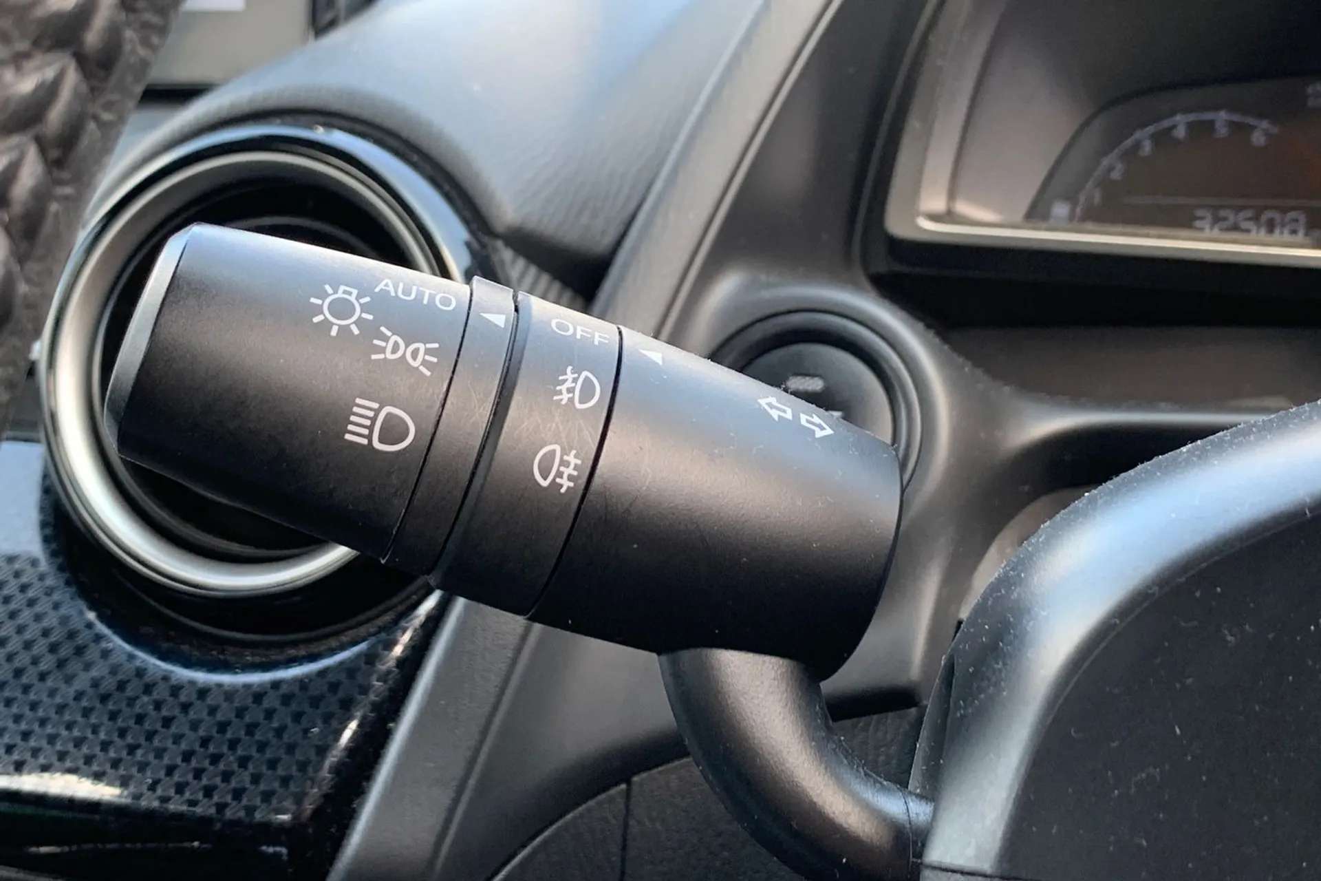 2018 MAZDA MAZDA2 2018 MAZDA MAZDA2