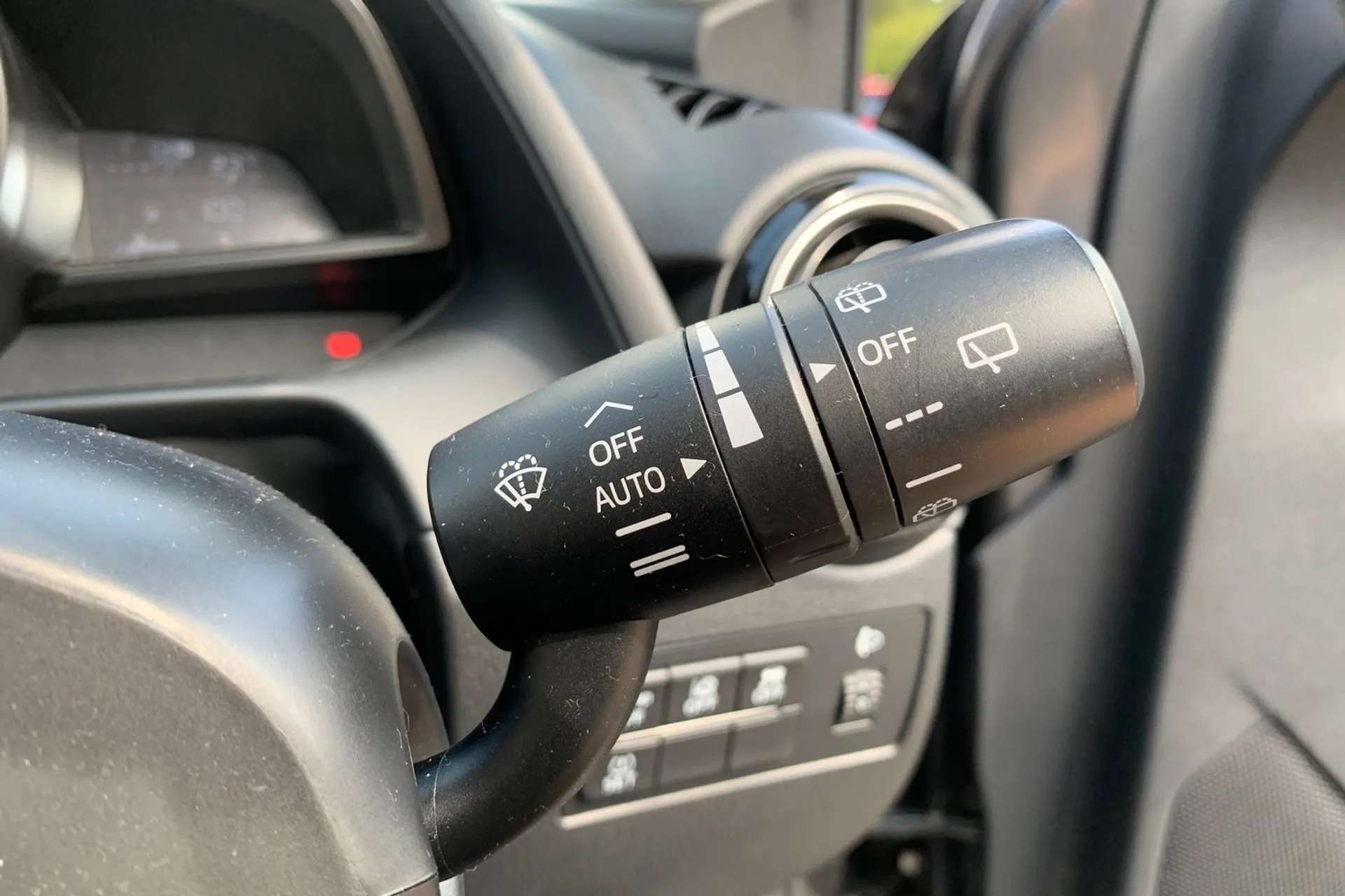 2018 MAZDA MAZDA2 2018 MAZDA MAZDA2