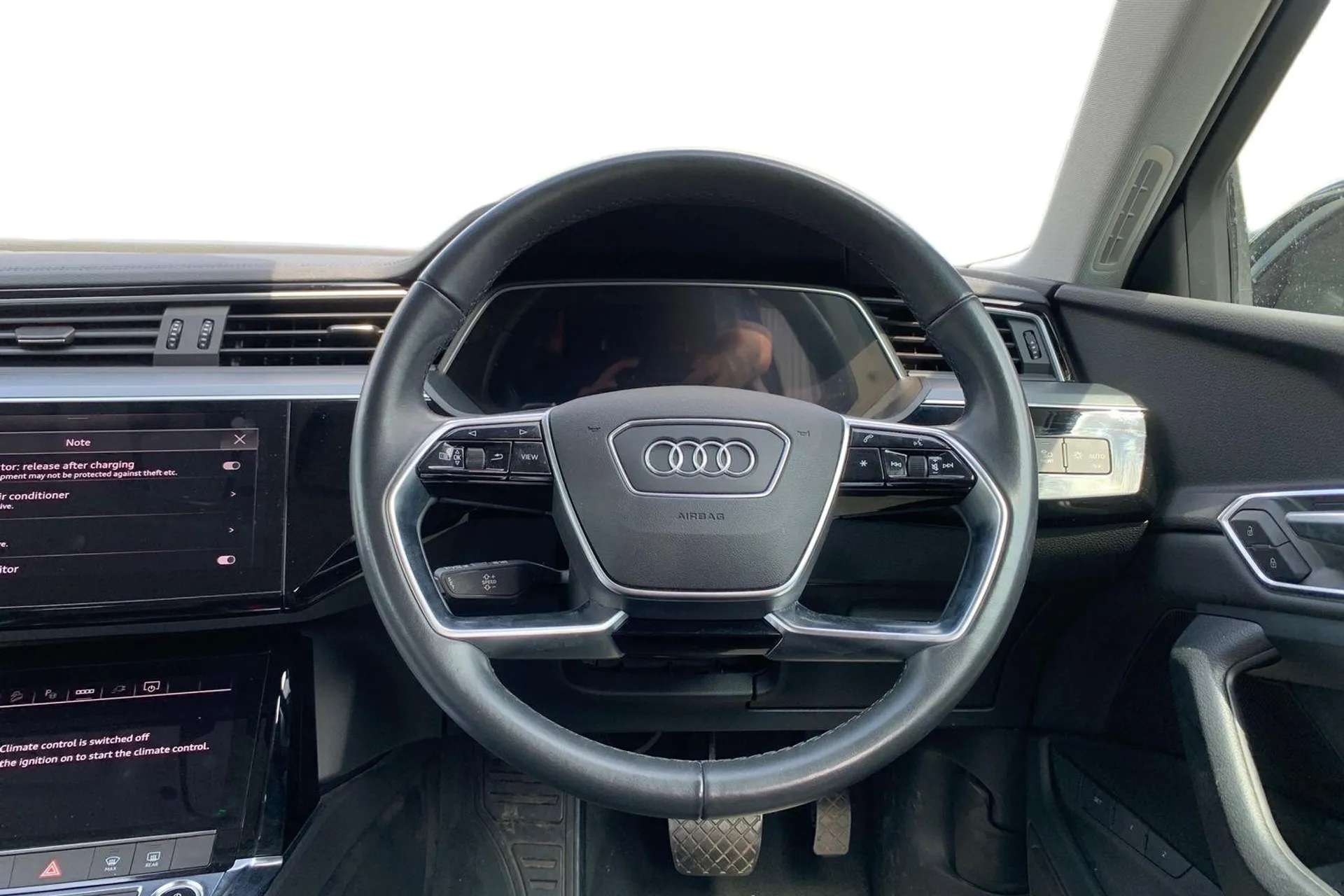 2022 AUDI E-TRON 2022 AUDI E-TRON