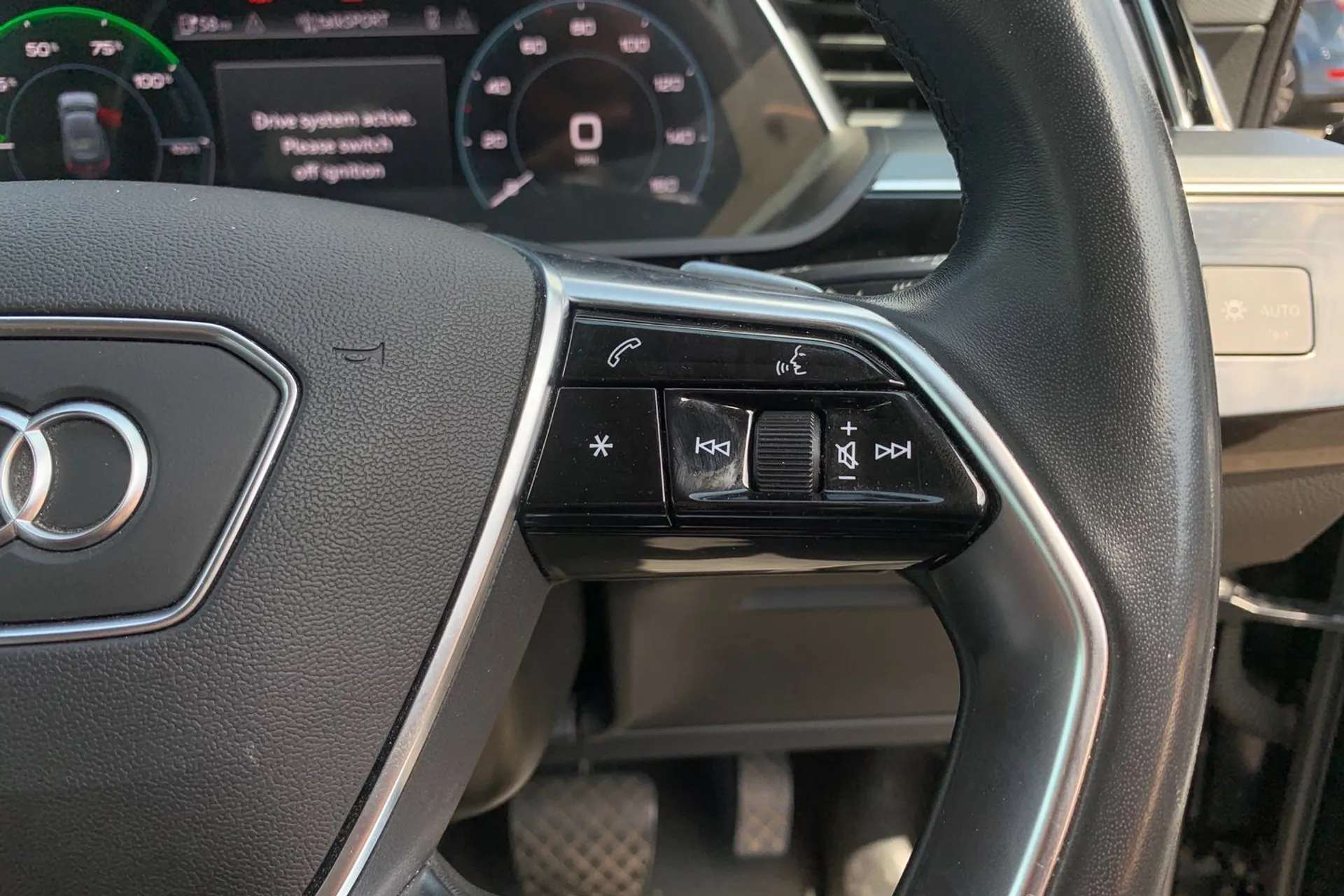 2022 AUDI E-TRON 2022 AUDI E-TRON